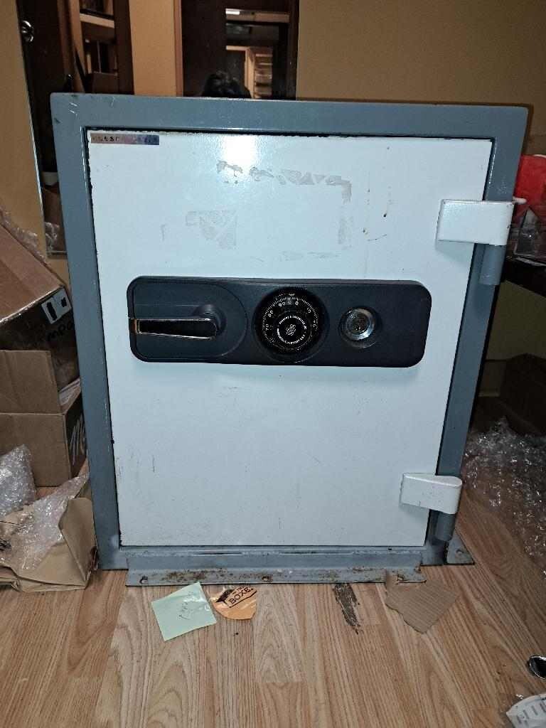 ADESCO SAFE MODEL: US-140