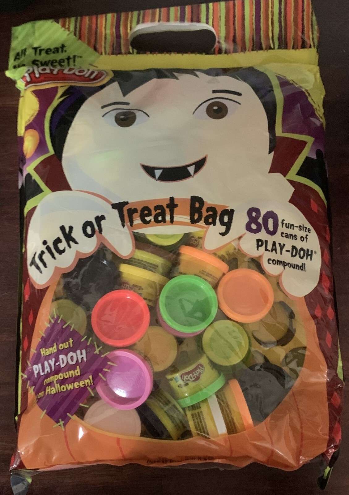Play-Doh Halloween Trick or Treat Bag, 80 Fun-size cans