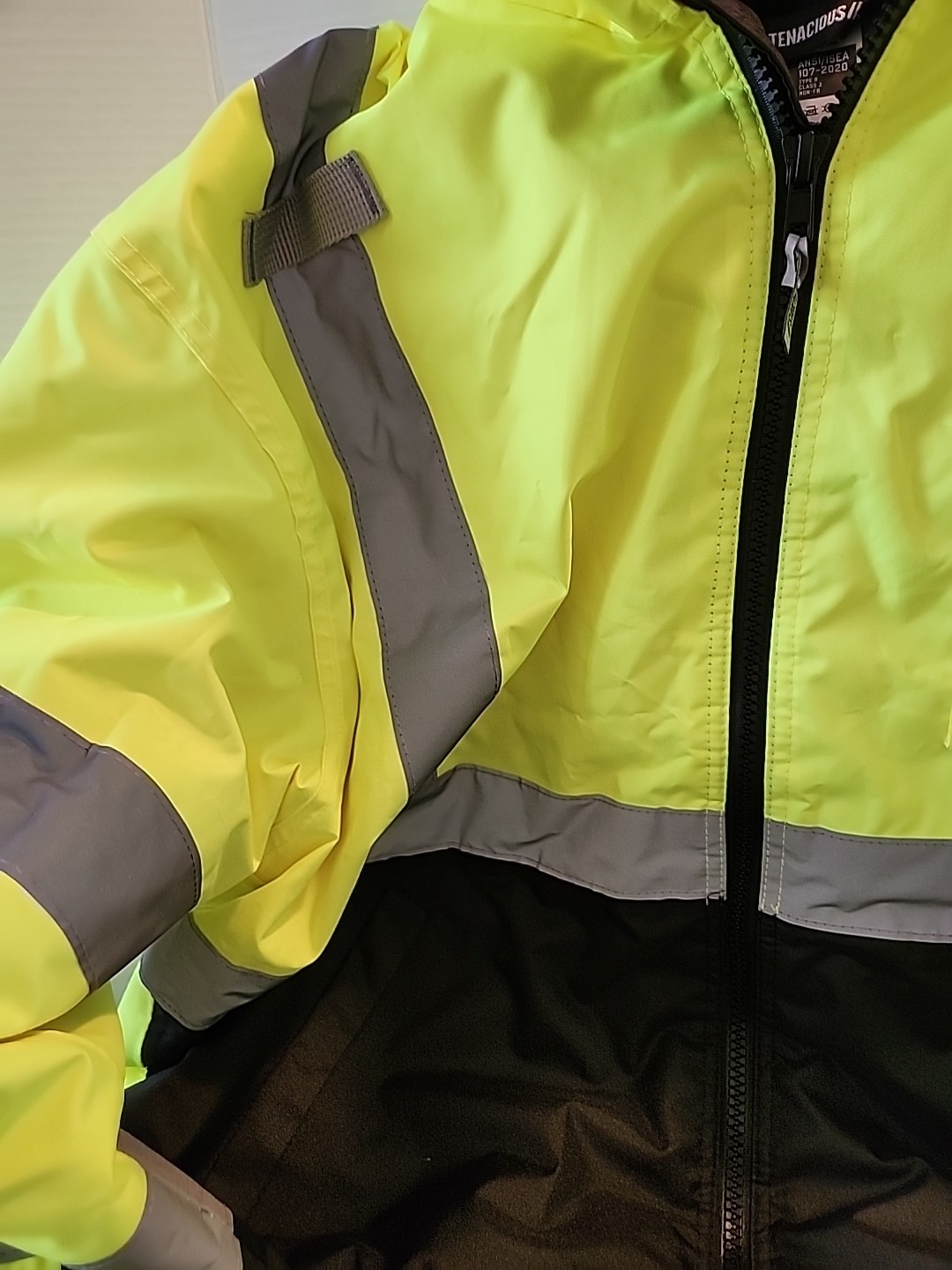 Tenacious Work Gear Glowear 8377 Reflective Jacket Size XLarge Ergodyne New!