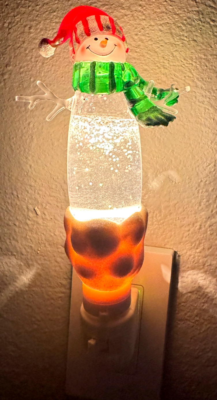 2006 Snowman Shimmer Night Light w/Glass Glitter Motion wPlug-In Avon NIB Tested