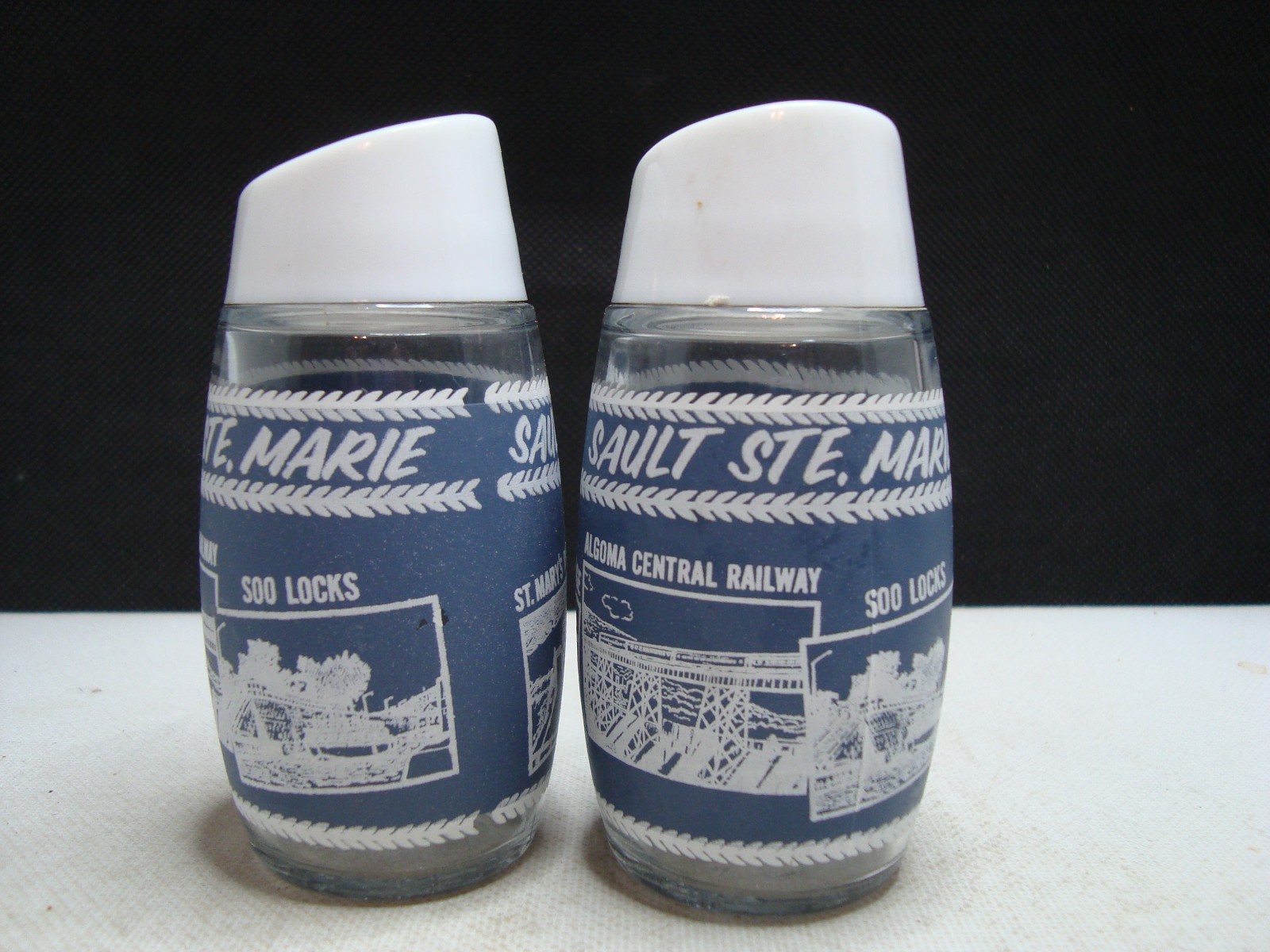 Souvenir, Sault Ste. Marie, Post Card Clear glass salt & pepper set.