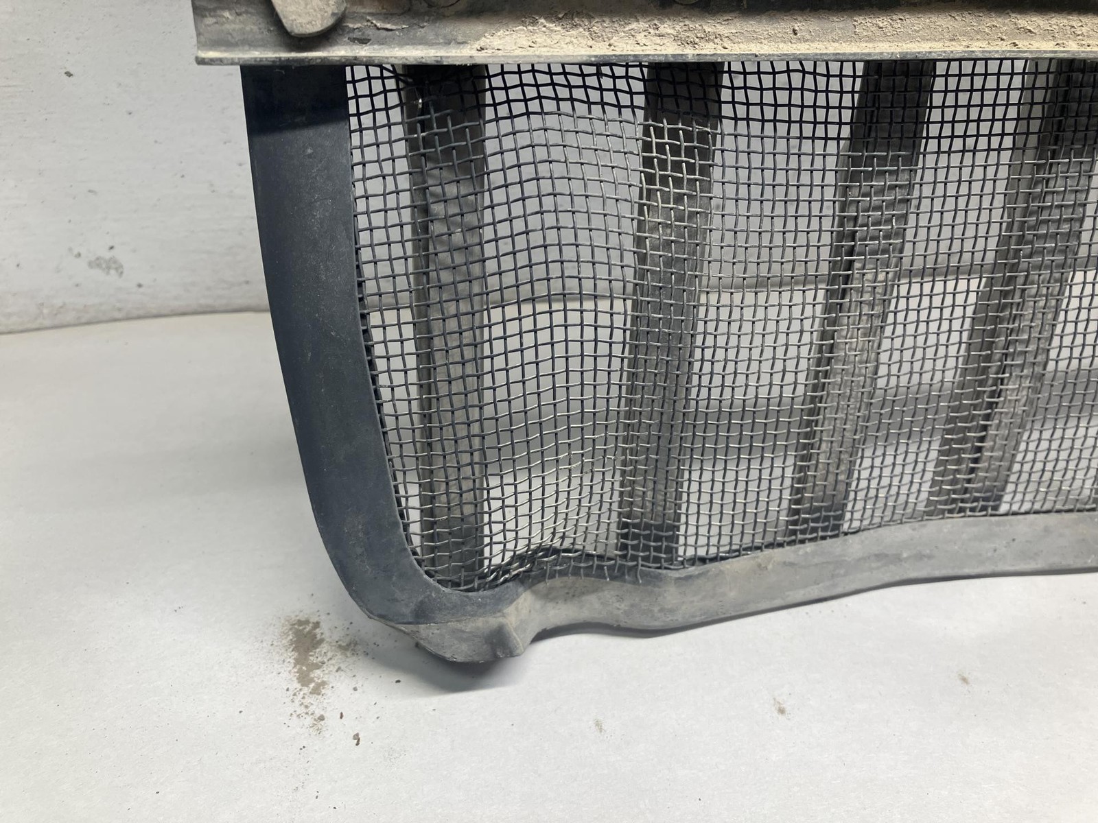 1997-2011 International 9200 Grille - Used