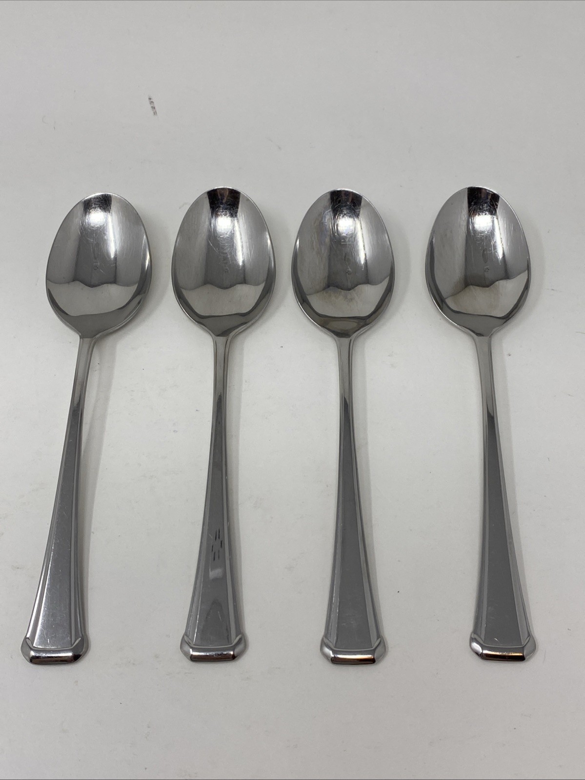 S.S.S. by Oneida ABERDEEN MAESTRO ST.LEGER Set of 4 Soup Spoons 6 3/4" Stainless
