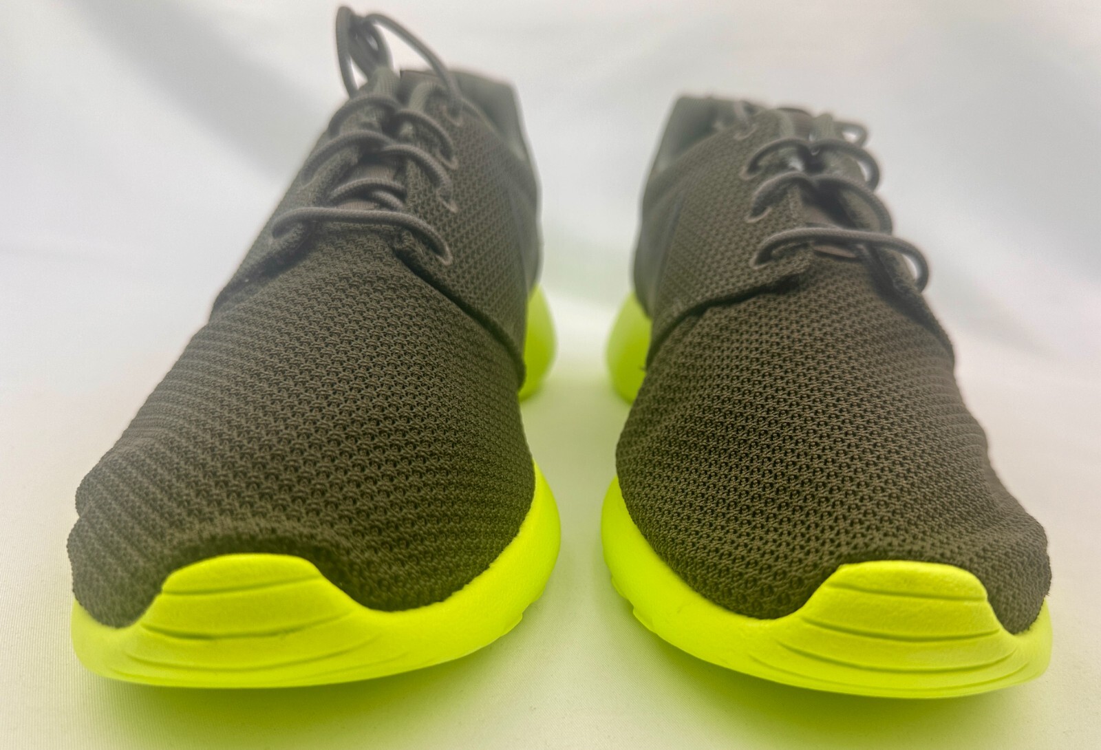 Nike Roshe One Shoes Bamboo Turf Green Deep Volt 511881-307 Men's sz NIB