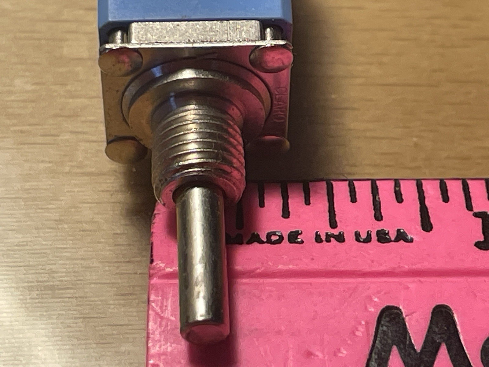 Clarostat push/pull 1 K ohm potentiometer CM46399.