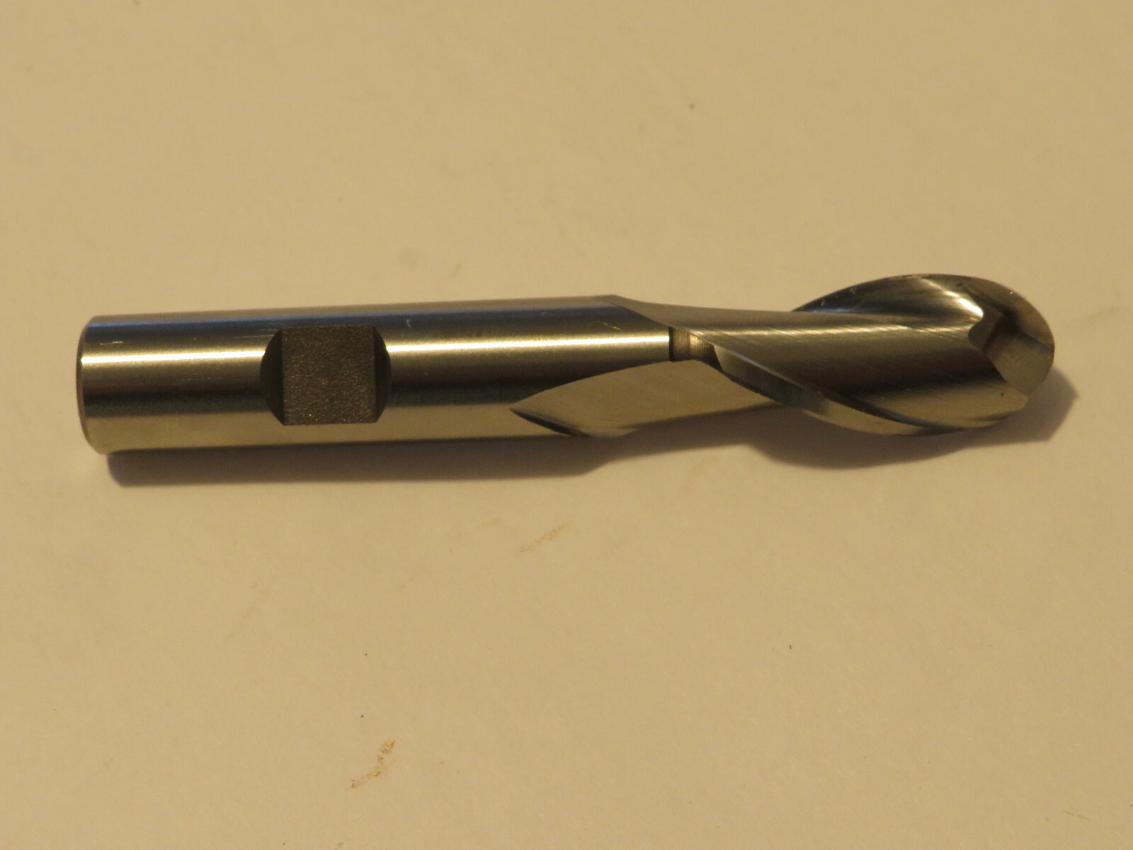 PUTNAM R-36  9/16" DIA X 1/2" SHANK X 3-1/8 OAL. 2 FLUTE, LOC 1-1/8  94327 USA