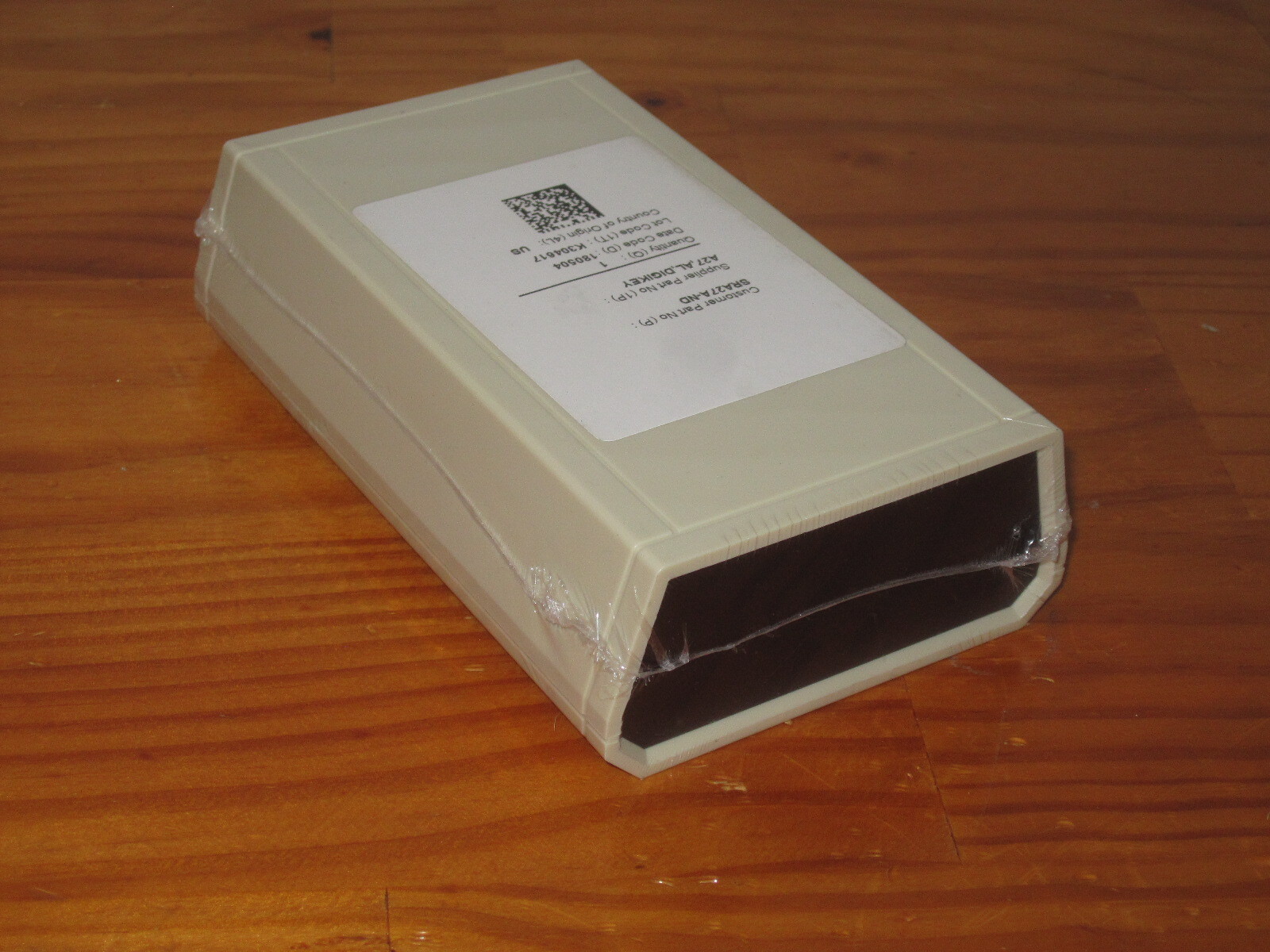 NEW SERPAC A-27 ENCLOSURE, ABS Plastic, ABS Almond Split Sides 5.310" L X 3.350"