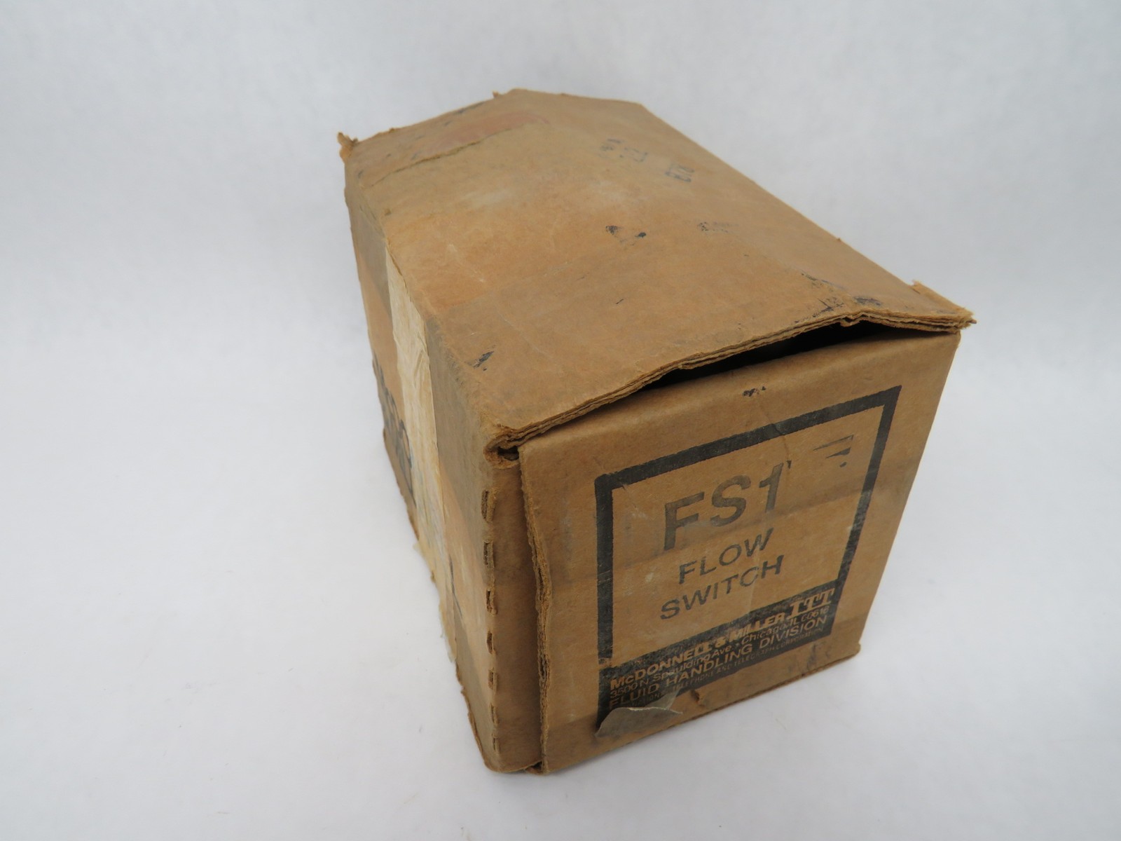 McDonnell & Miller FS1 Flow Switch 1/2" NPT 100 psi 7kg/cm2 SHELF WEAR NEW