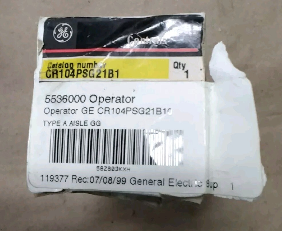 NEW GE CR104PSG21B1 Position Maintained Selector Switch W/Contact Block D21