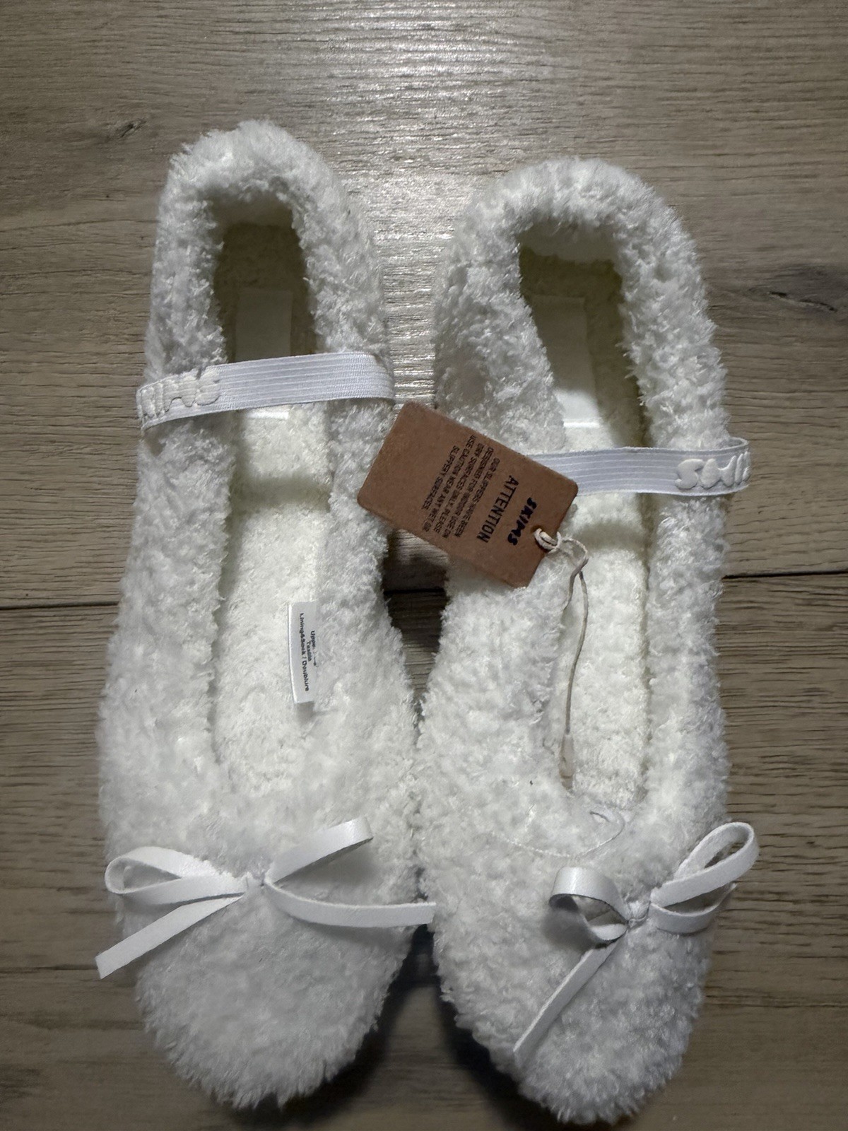 SKIMS Cozy Ballet  Womens White Fuzzy House Shoes Indoor Plush
