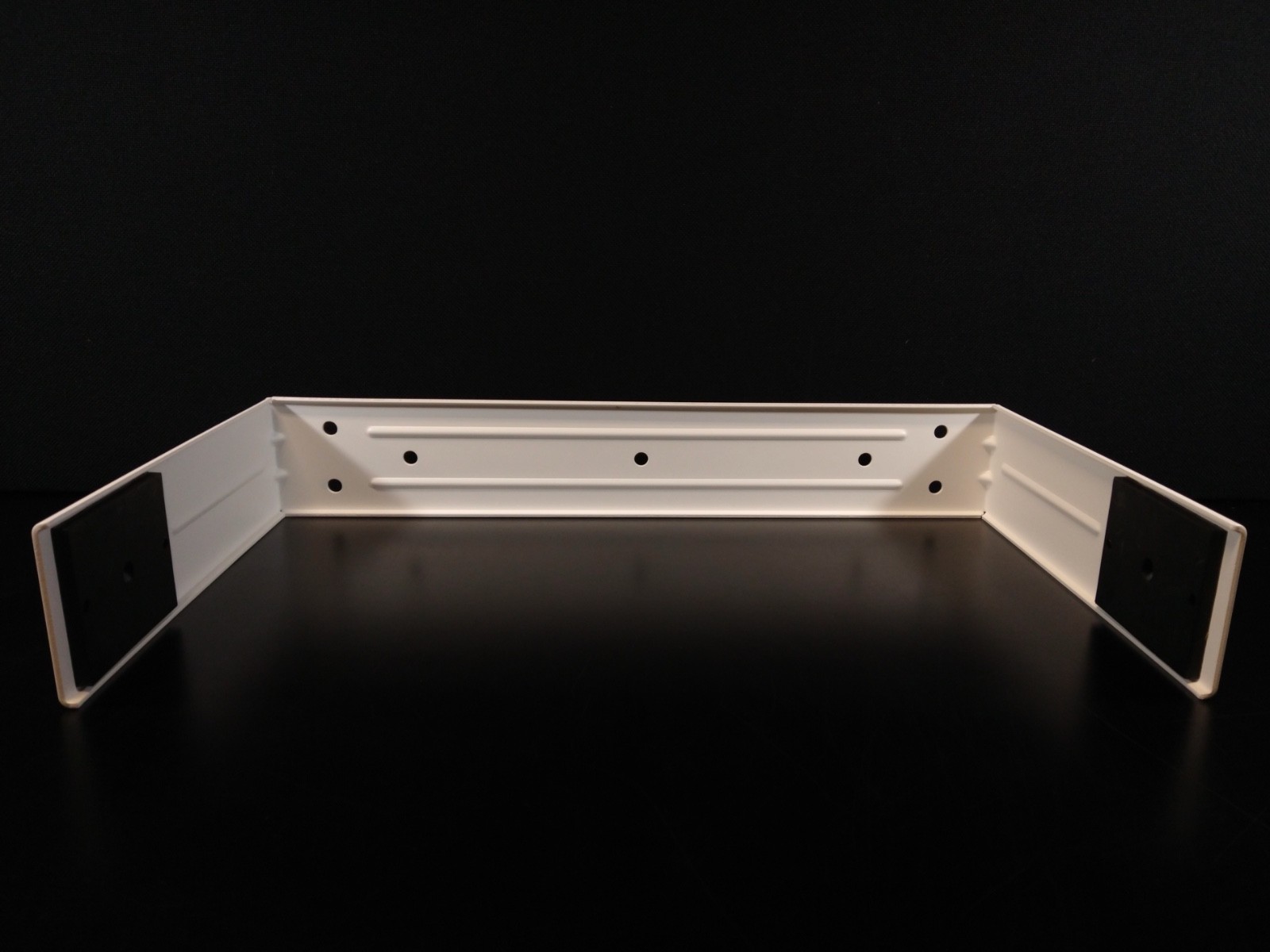 BL MTU-195-WH U-Bracket Mount for AC195 Speaker – White – New in Box