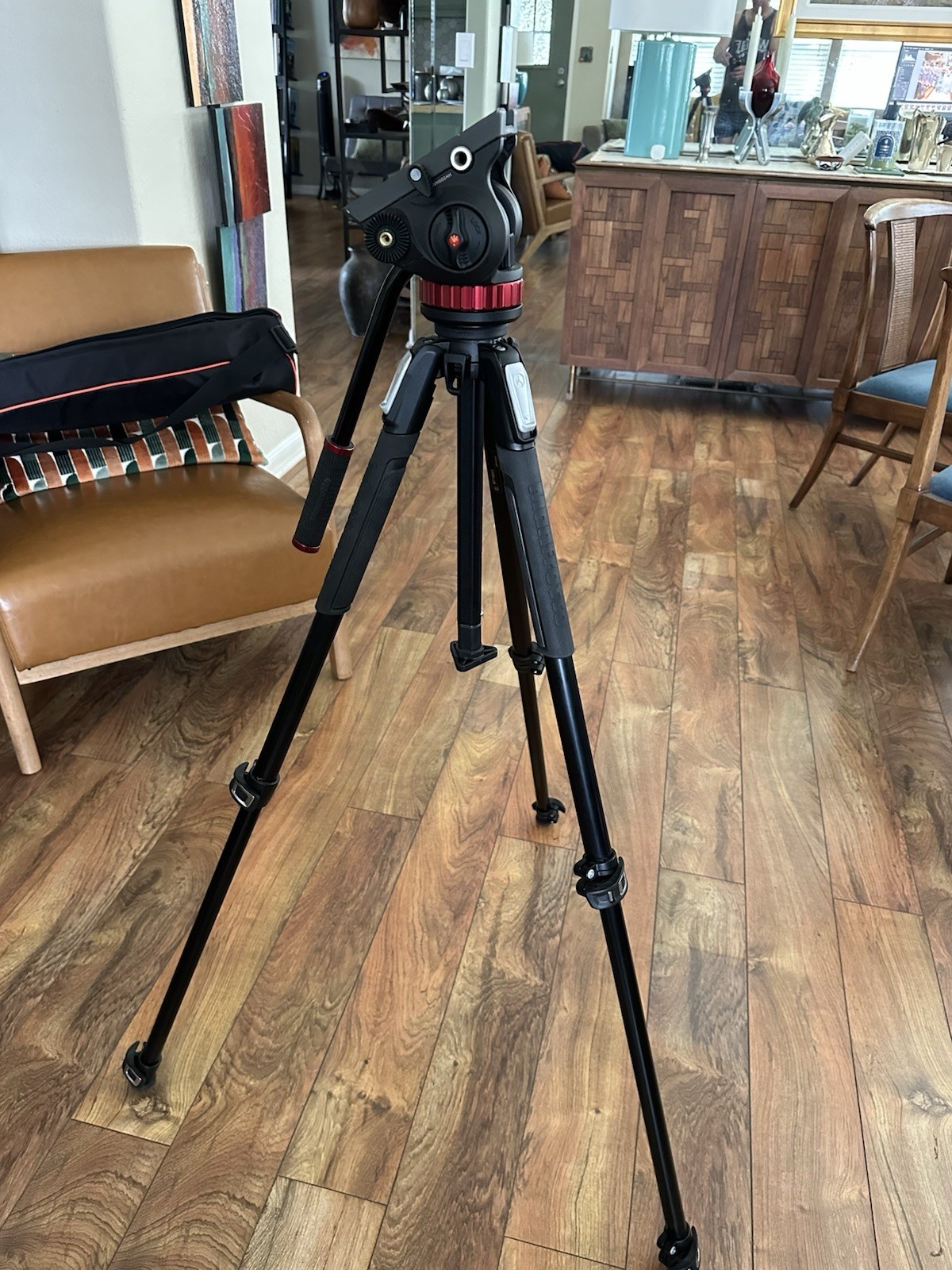 Manfrotto 190X Tripod with MVH502AH Fluid Head .Made InItalyGreat Condition