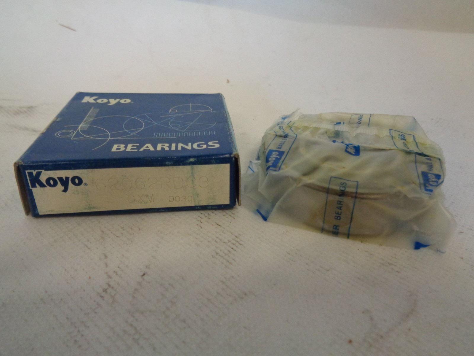 NEW KOYO 62062RDC3 6206-2RDC3 BALL BEARING