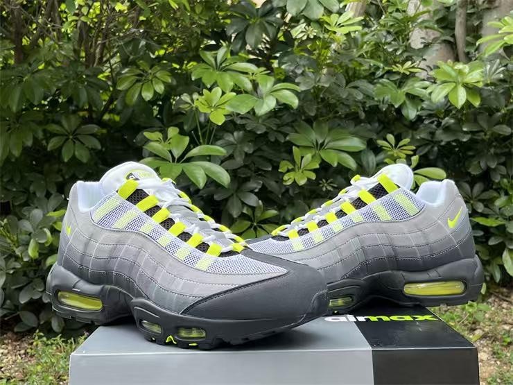 Brand-new men's Nike Air Max 95 grey-green cushioned sports shoes