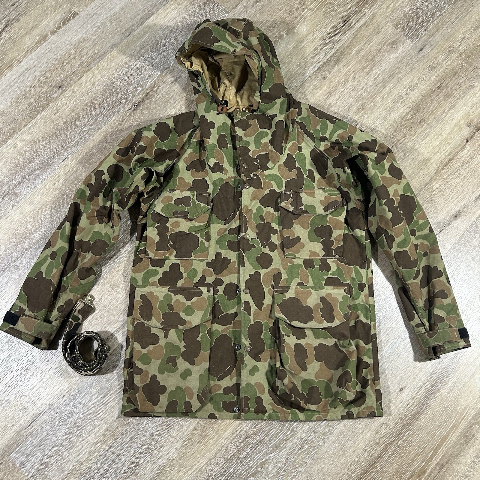 Vintage Cabela's Gore-Tex Duck Camo Hunting Jacket Waterproof Hood USA Mens M
