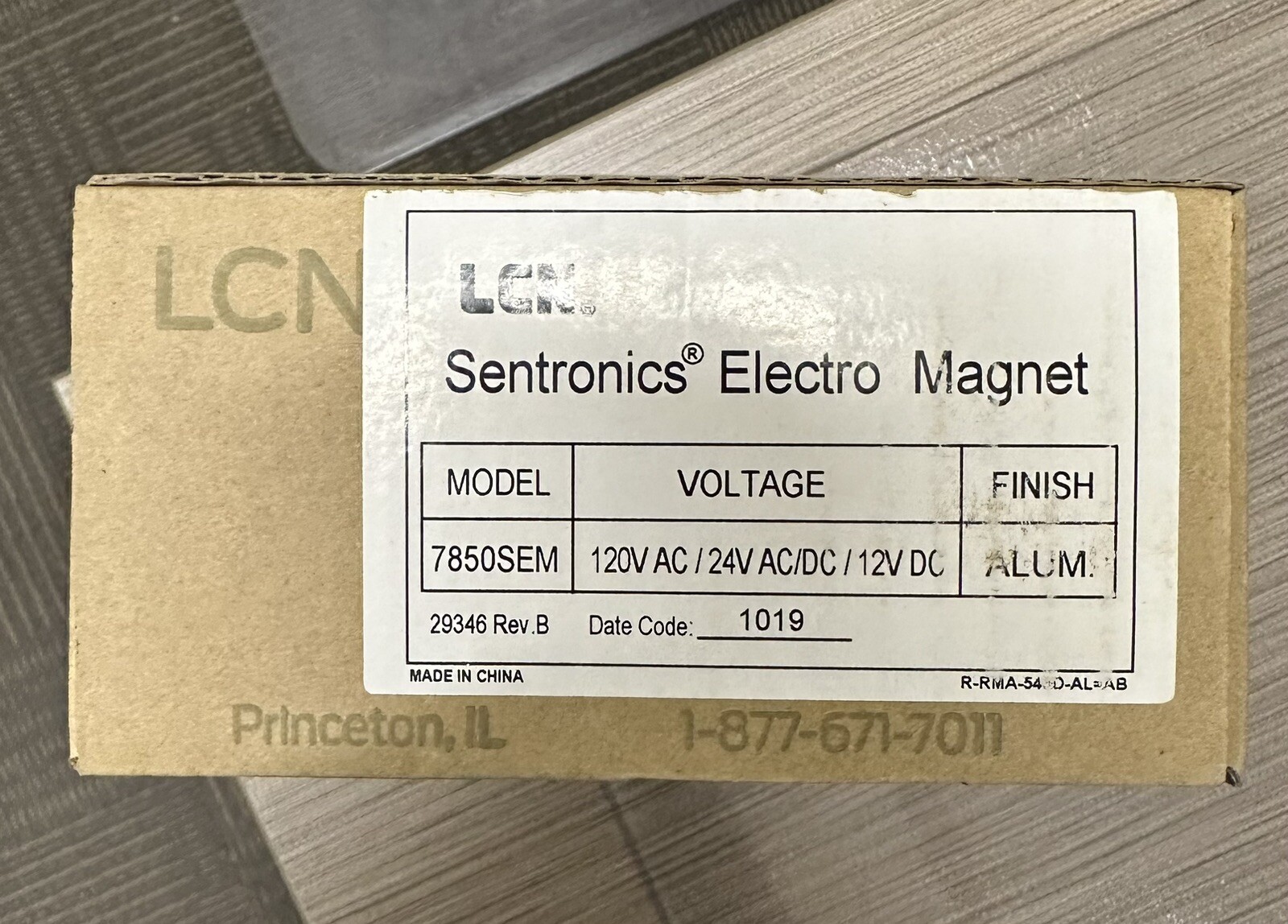 LCN 7850SEM Aluminum Finish, Recessed Wall Mount, Tri-Voltage, Mag Door Holder