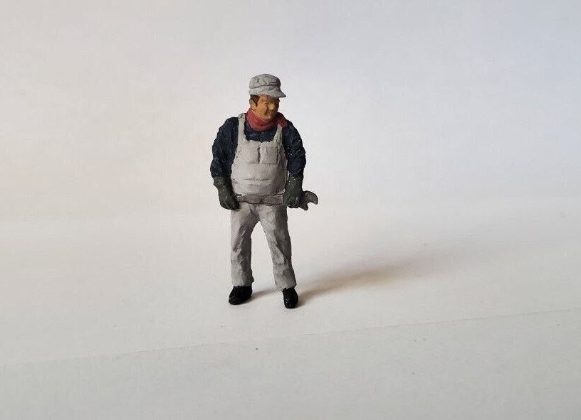 Arttista #1585 - Engineer w/Wrench #1 of 3 - O Scale Figure - Model Trains NEW