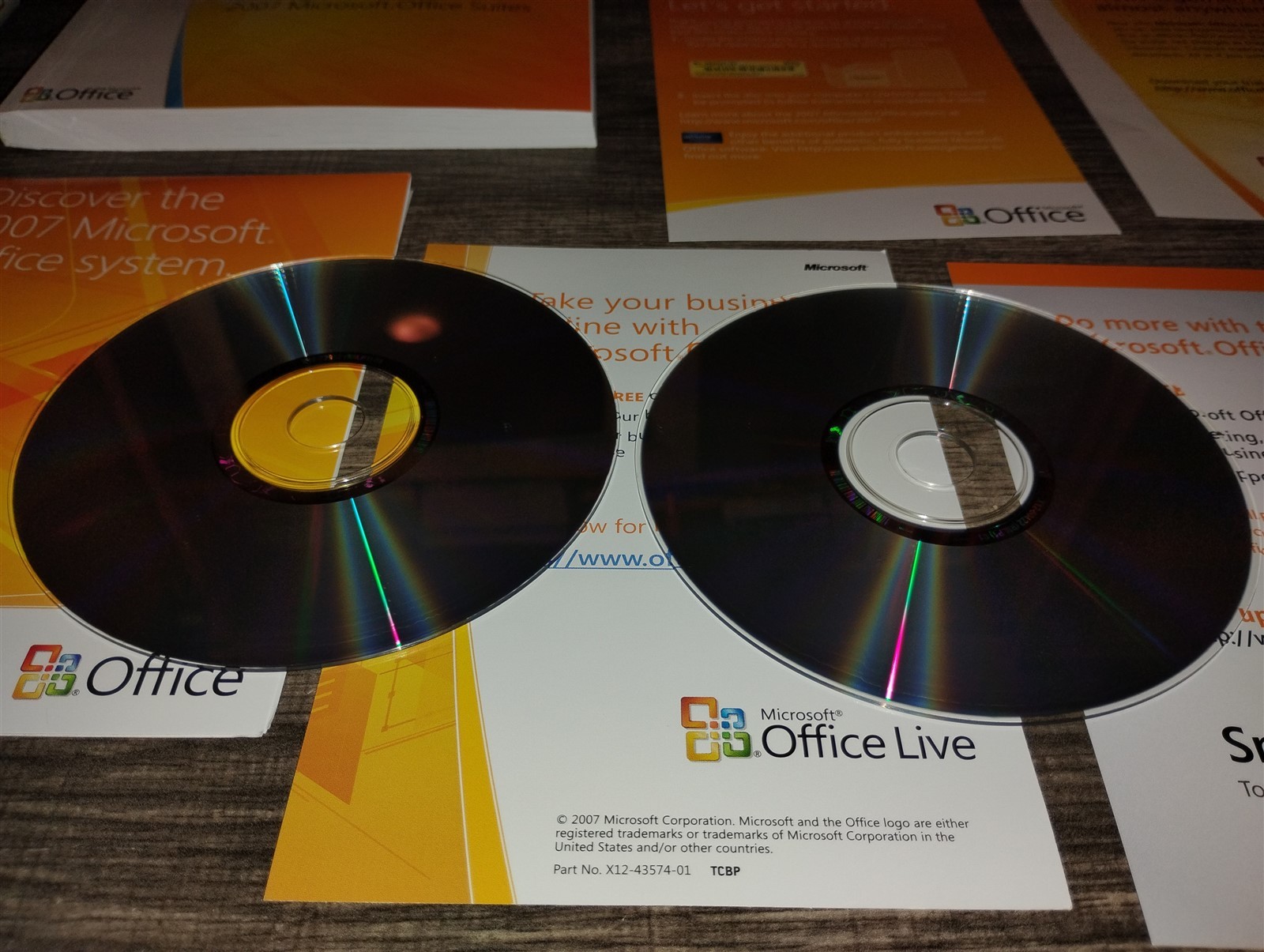 Microsoft Office Professional 2007 PC 2 CD-ROMs Upgrade Retail Pro Version Boxed