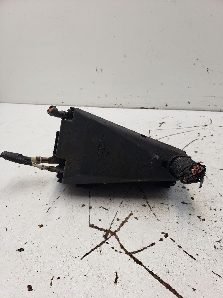 Used Fuse Box Engine fits: 2007 Honda Fit under hood LH side US market w/o fog l
