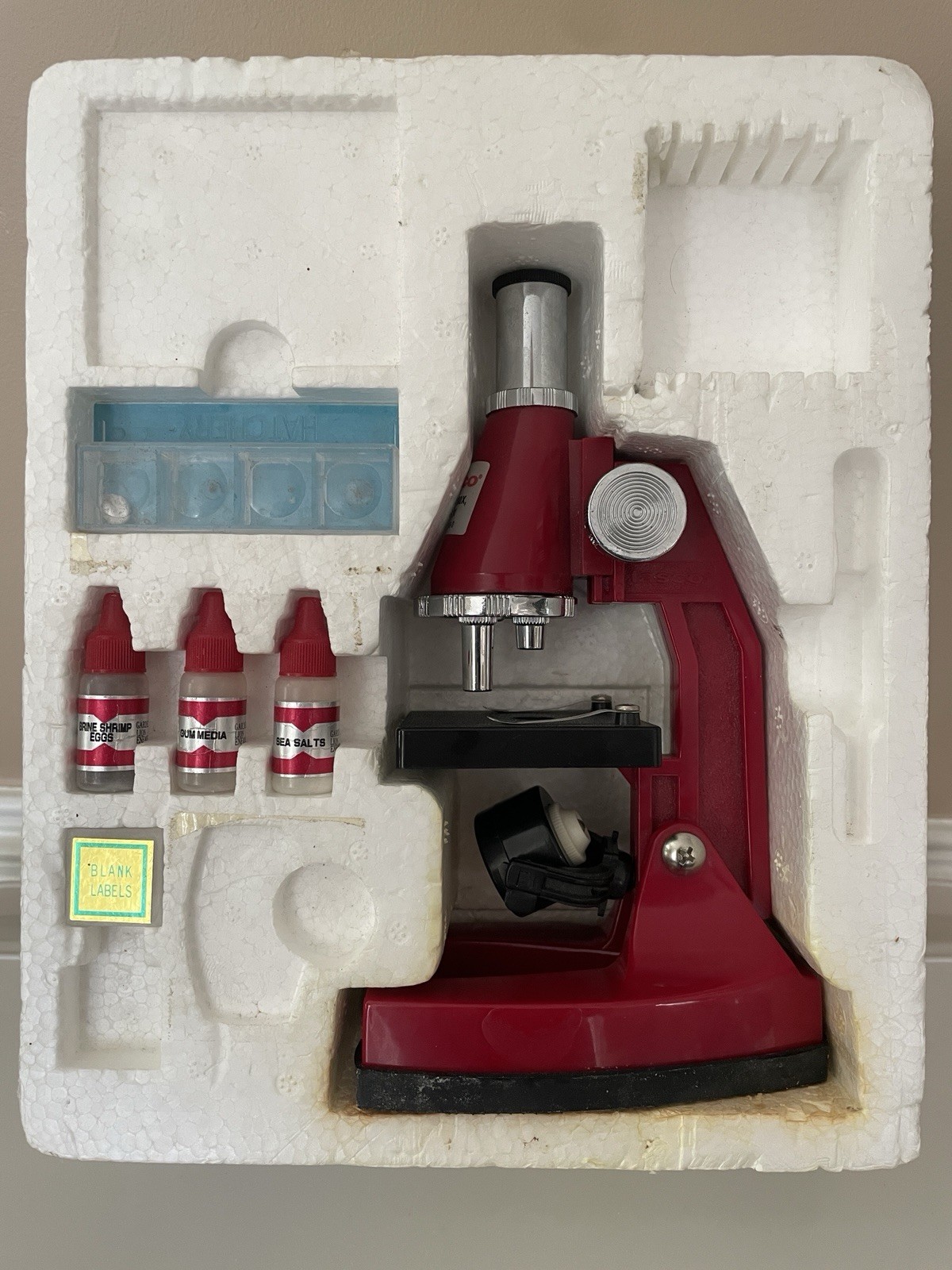 Vintage Tasco Microscope Model 60750-0 Red Plastic. Light Bulb Not Working