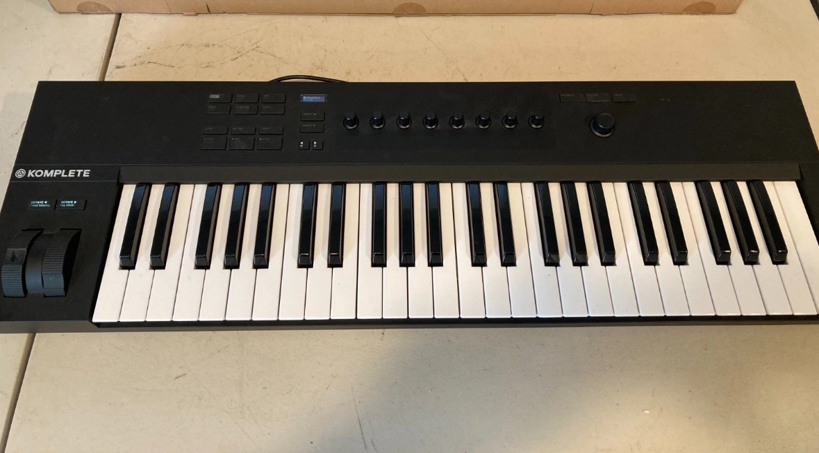 KOMPLETE KONTROL A49 MIDI CONTROLLER