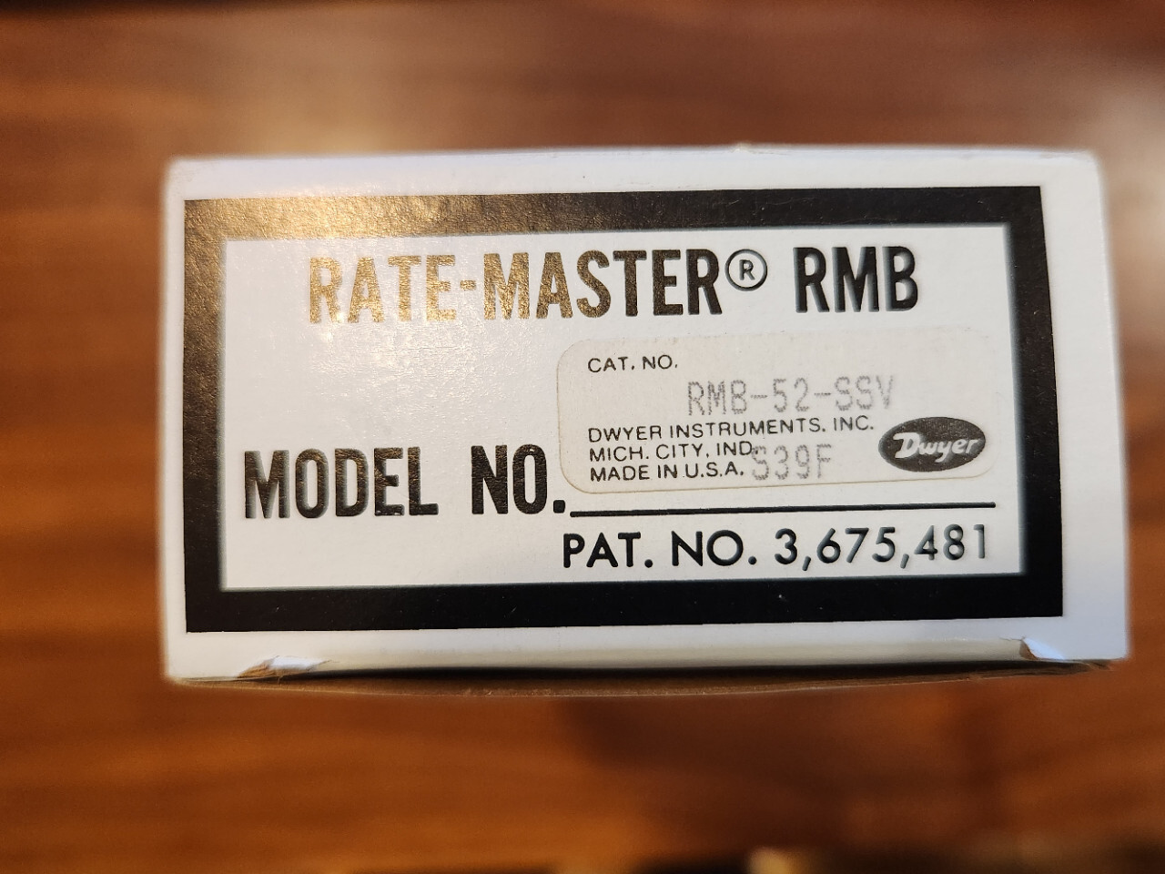 Dwyer RMB-4-SSV, mis-labeled Variable Area Flow Meter 0.5-5.0 SCFH Air, 1/4 NPTF