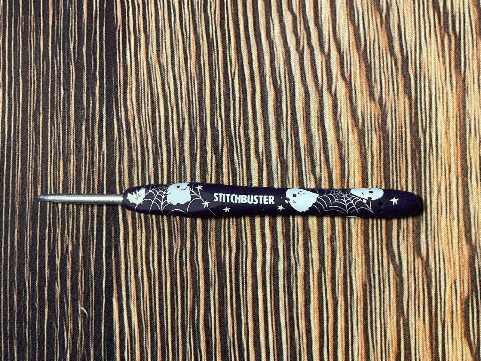 The Woobles Snooki The Ghost Stitchbuster Special Printed 4mm Crochet Kit Hook
