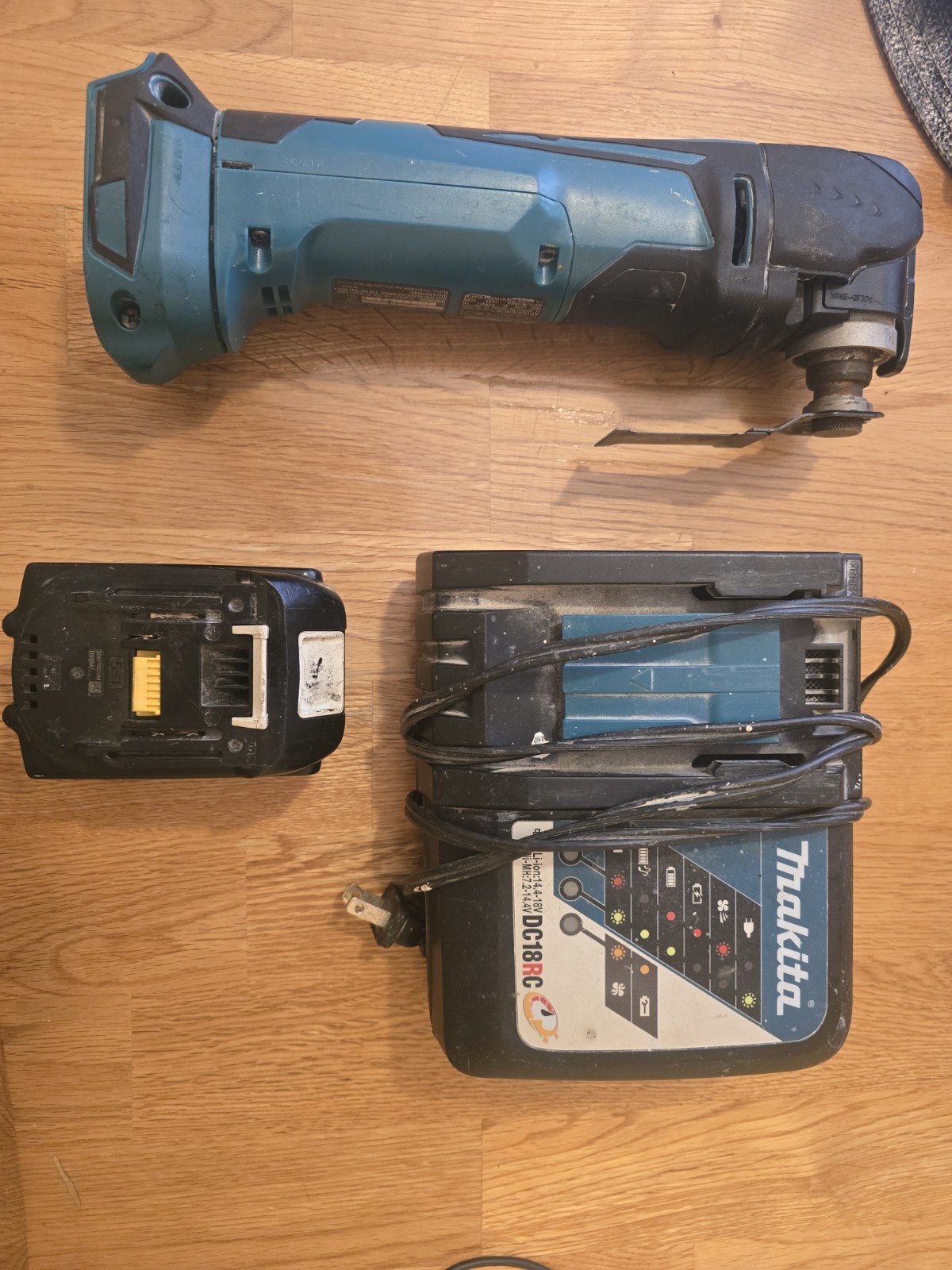 Makita XMT035 18V LXT Lithium-Ion Cordless Multi-Tool Kit (3.0Ah)