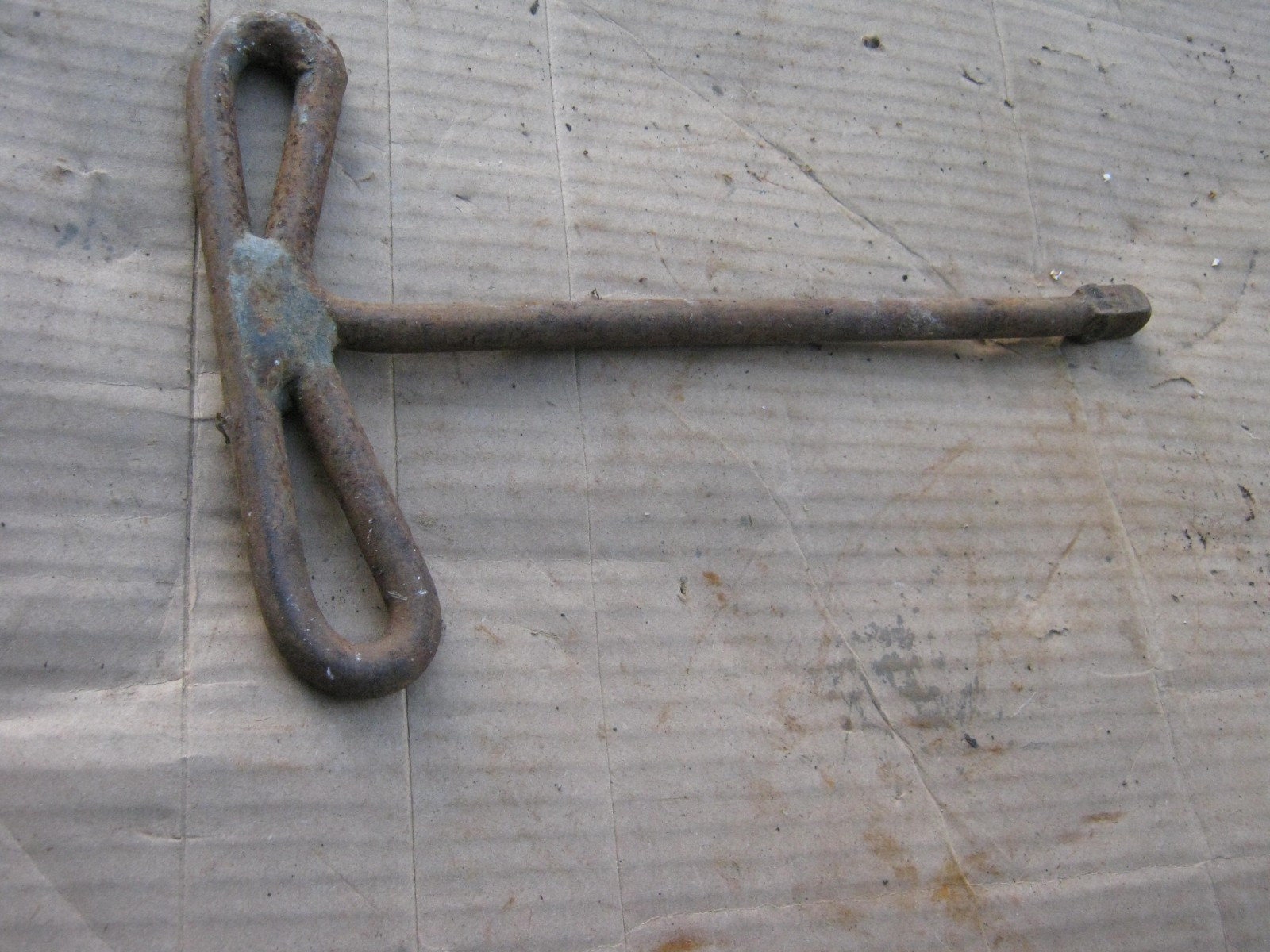 Original Antique Vintage Iron SNAP-ON Socket T-handle Spinner