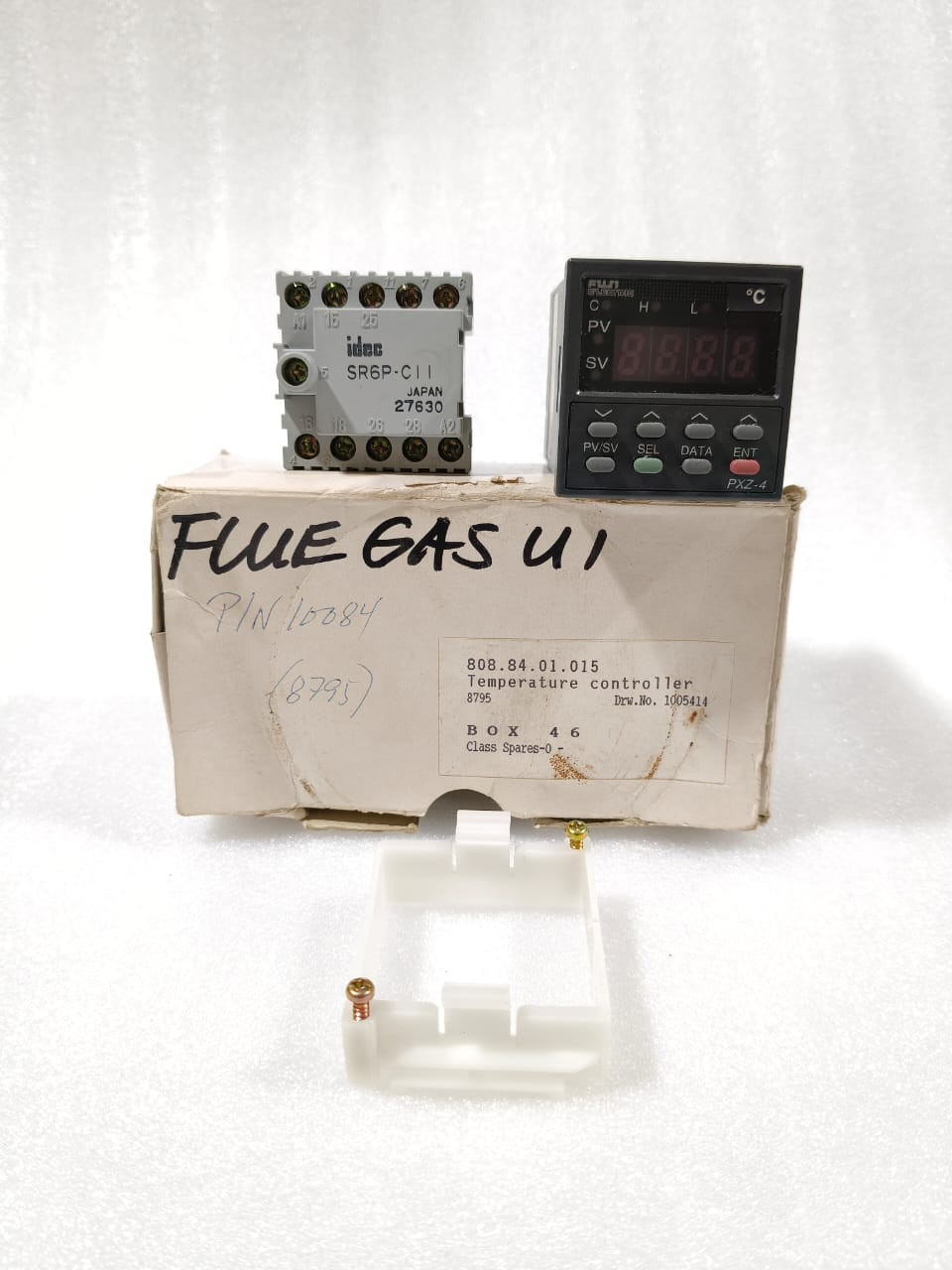 FUJI ELECTRIC PXZ4-TAY1-5V TEMPERATURE CONTROLLER 100-240VAC FAST SHIPPING
