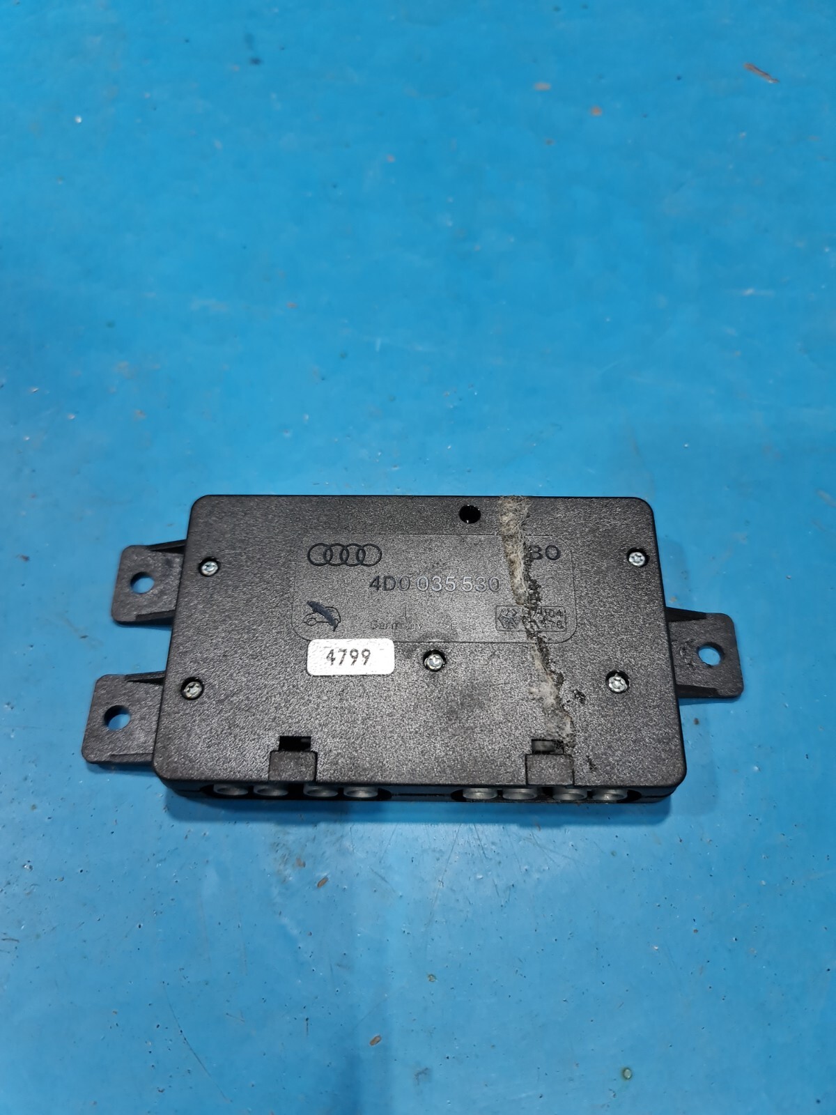 AUDI RADIO ANTENNA AMPLIFIER BOOSTER MODULE 4D0035530 OEM