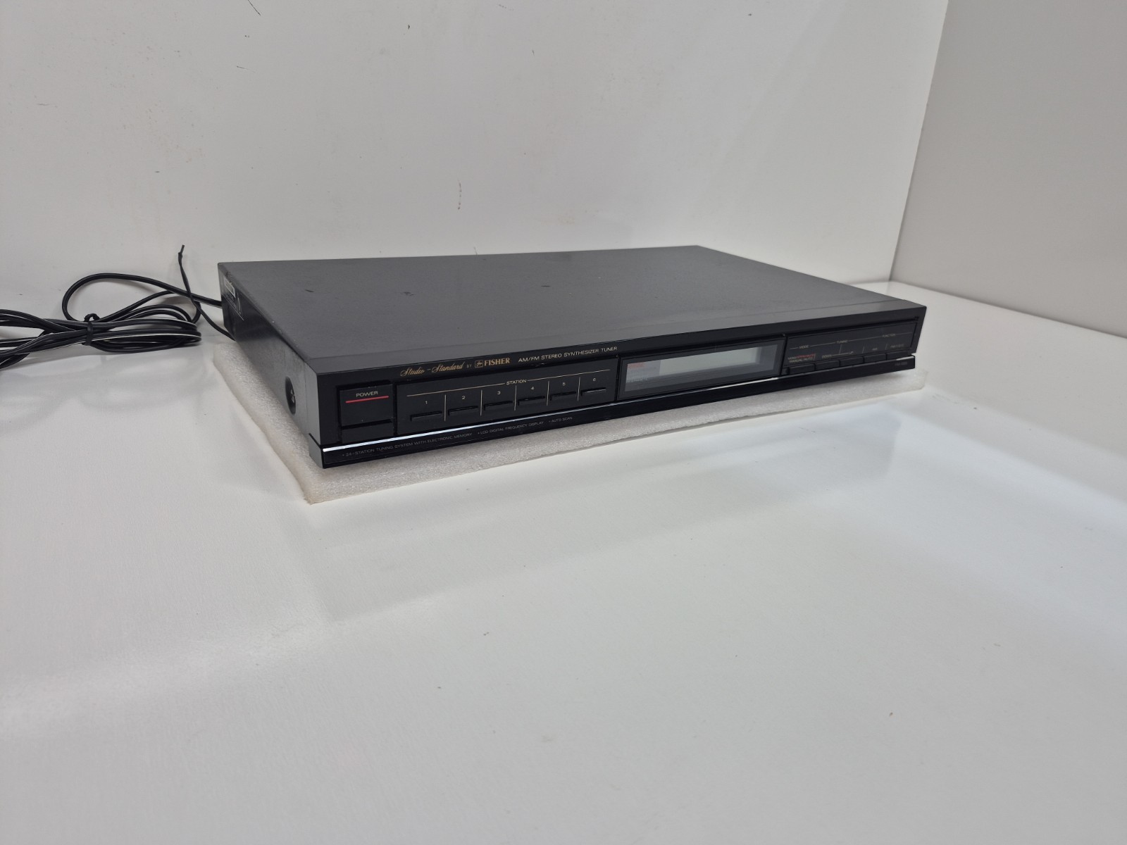 Fisher Studio Standard FM-889 AM/FM Stereo Synthesized Tuner Tested & Working