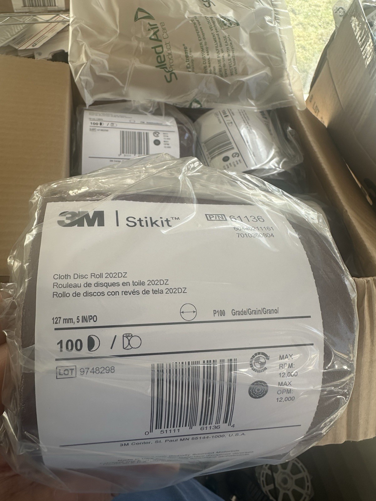 3M Stikit 61136 Red Cloth Disc Rolls P100 Grit 4 Roll Per Case 400 Disk