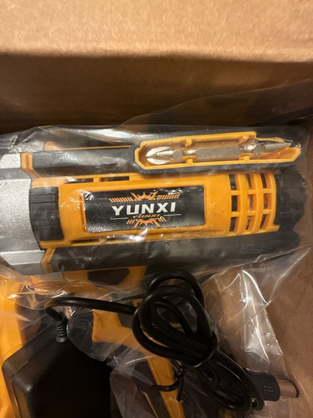Yunxi 21V Cordless Electric Drill Driver Set