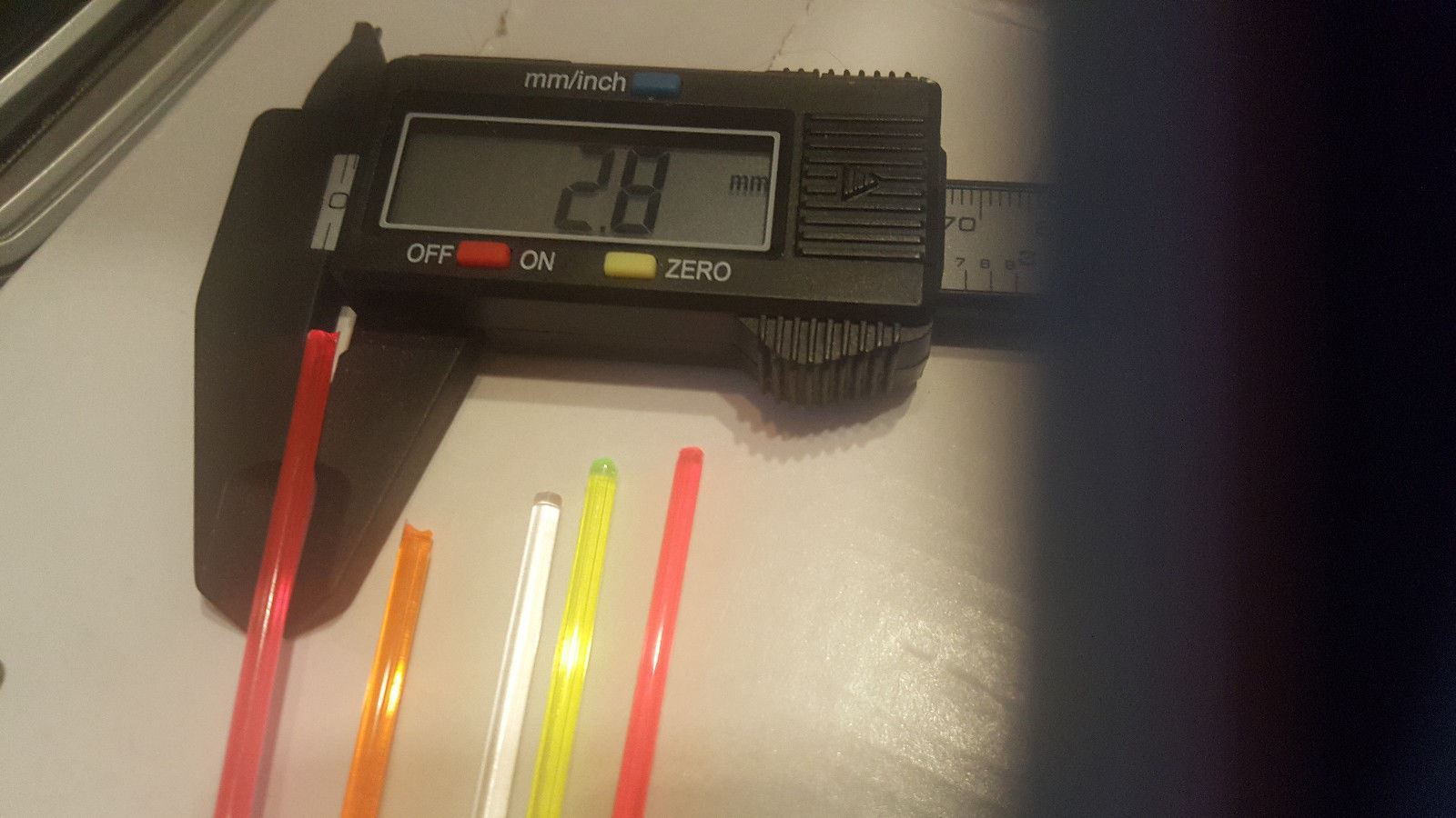 2.84 mm diameter Shotgun/Rifle FiberOptic Replacement Rod Gun Sight Neon