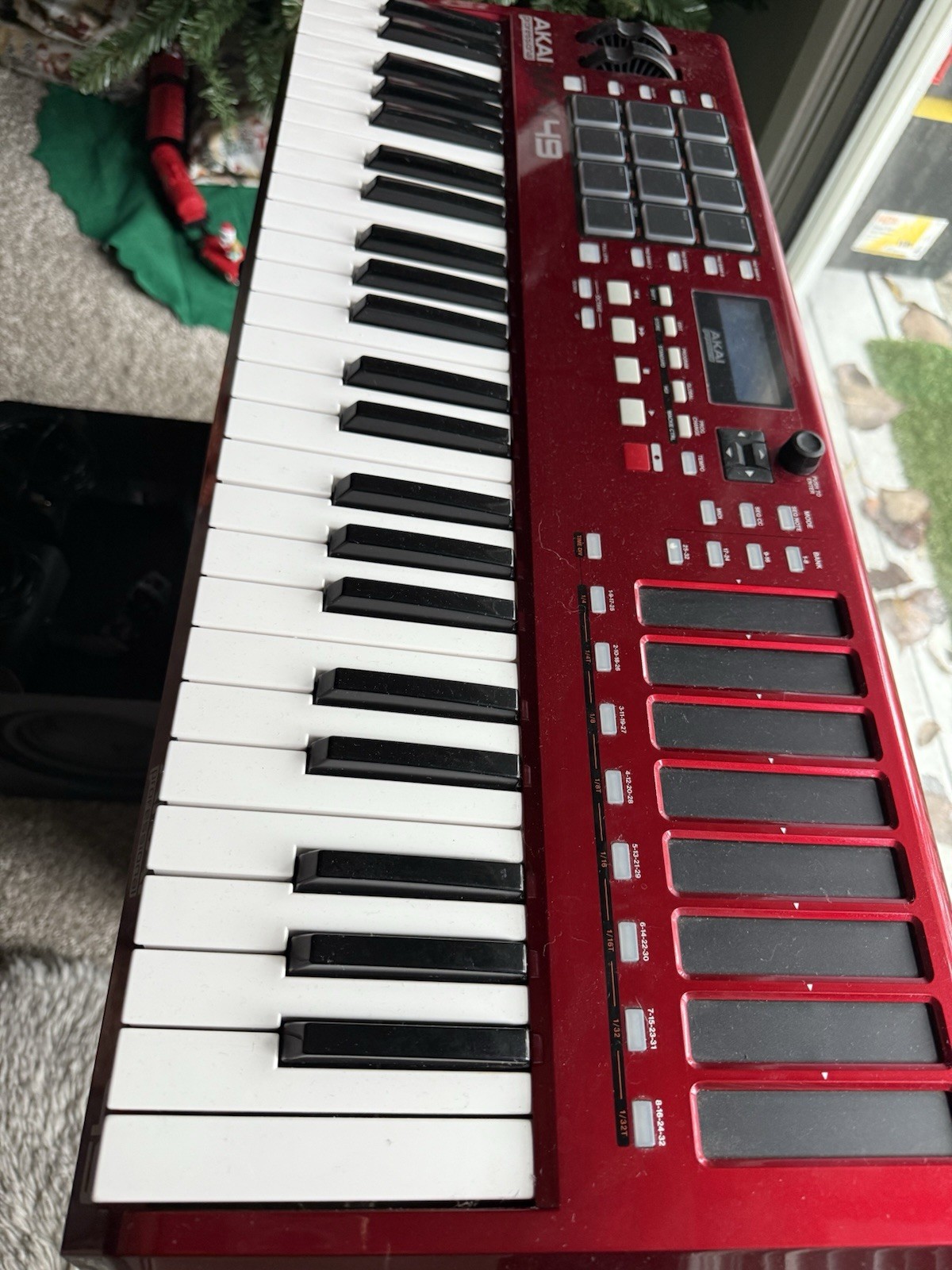 Akai Professional MAX49 USB/MIDI/CV Keyboard Controller with Touch Faders TESTED