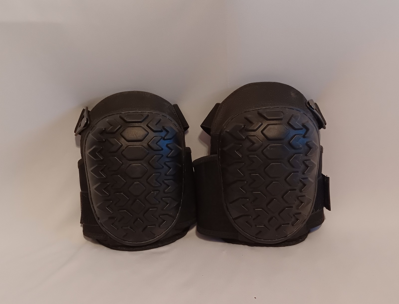 Heavy Duty Hard Shell Neoprene Knee Pads for Outdoor/Shop Work