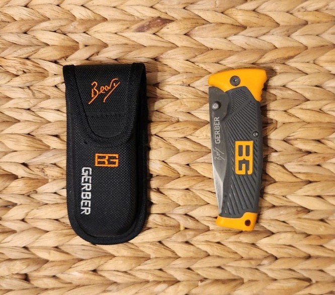 Gerber - Bear Grylls Folding Knife with Sheath - 3.6" Blade - Rubber Grip