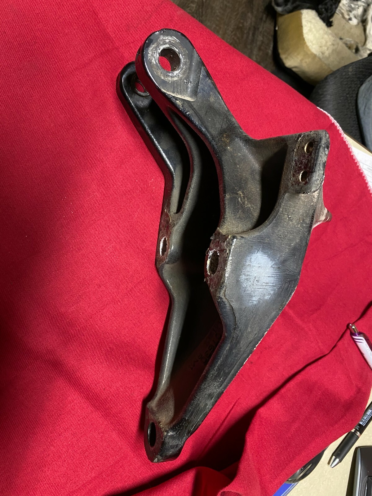 PETERBILT REAR CAB SUPPORT ,MOUNT, BRACKET SUSPENSION MOUNT 29 05987