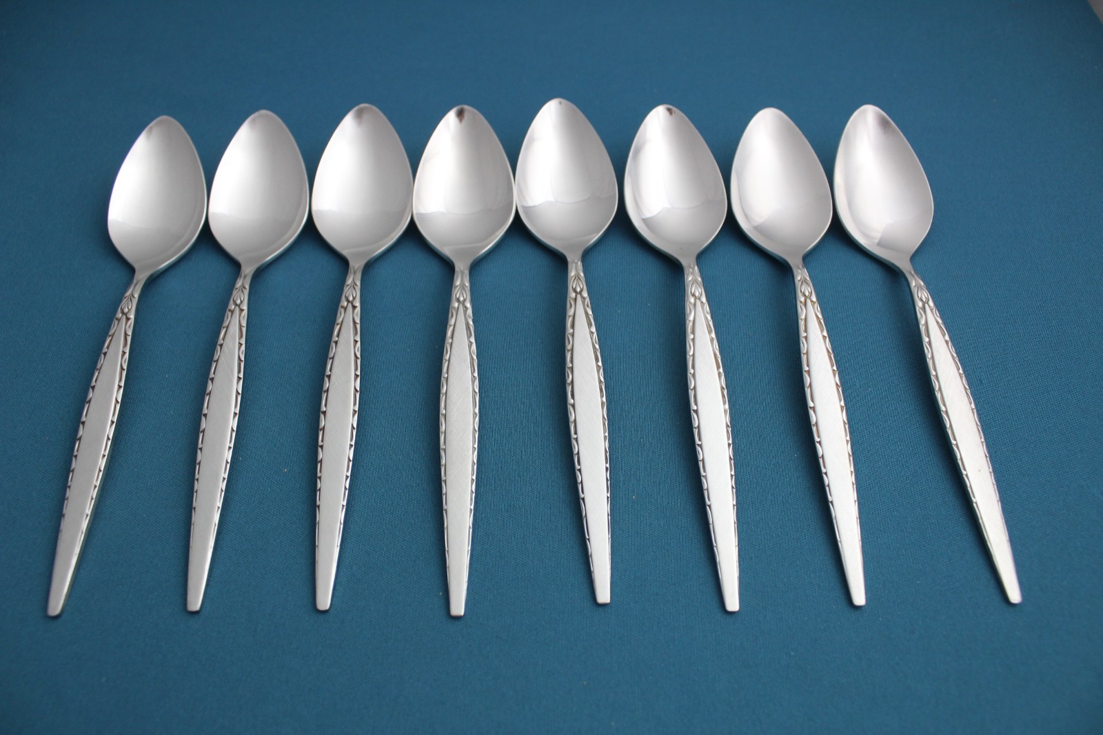ONEIDA VENETIA Teaspoons (Set of 8) Community Stainless 6 1/8"