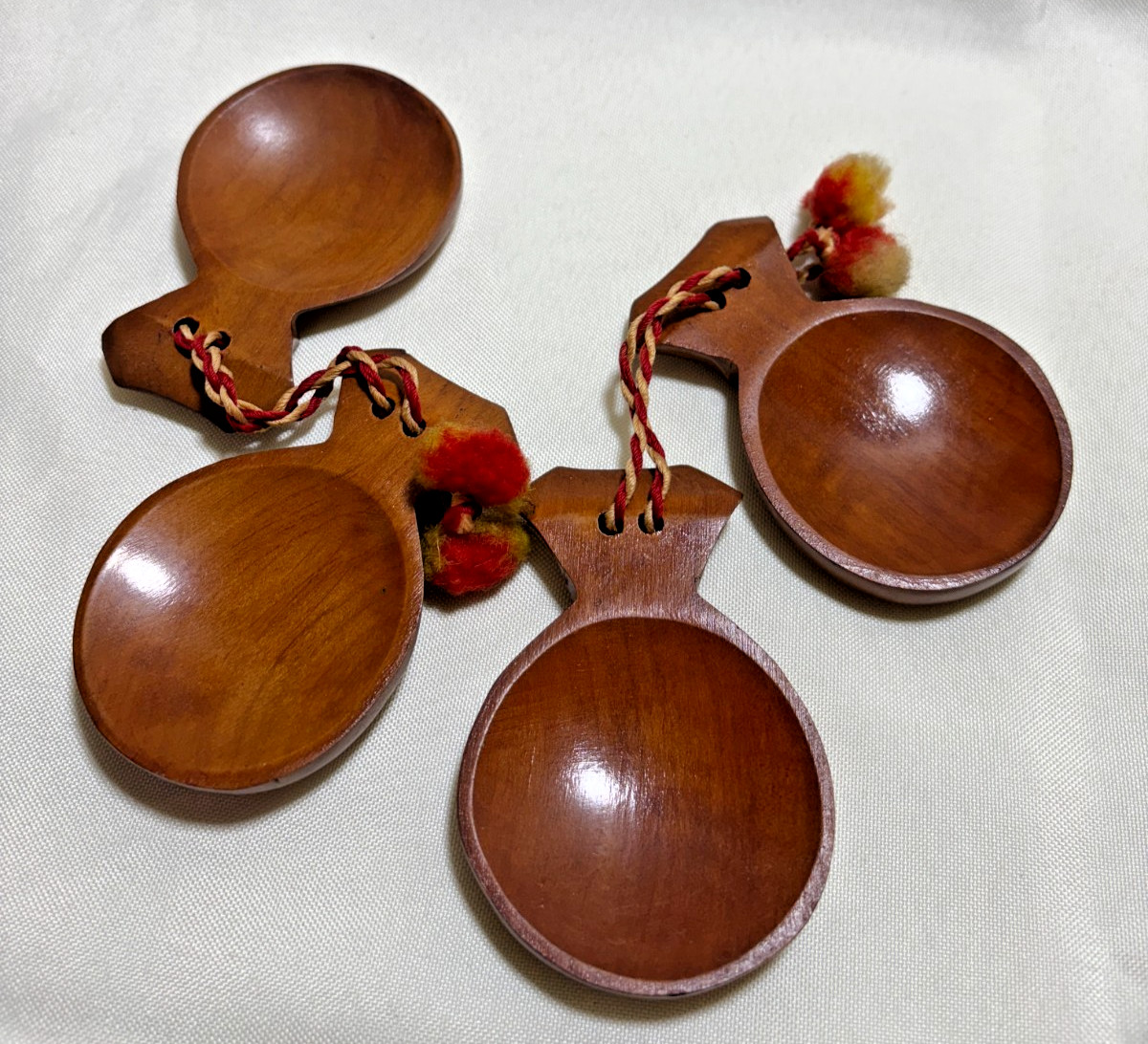 Pair Of Castanets Hand-Carved Wood Castañuelas Flamenco VTG Percussion (A342)