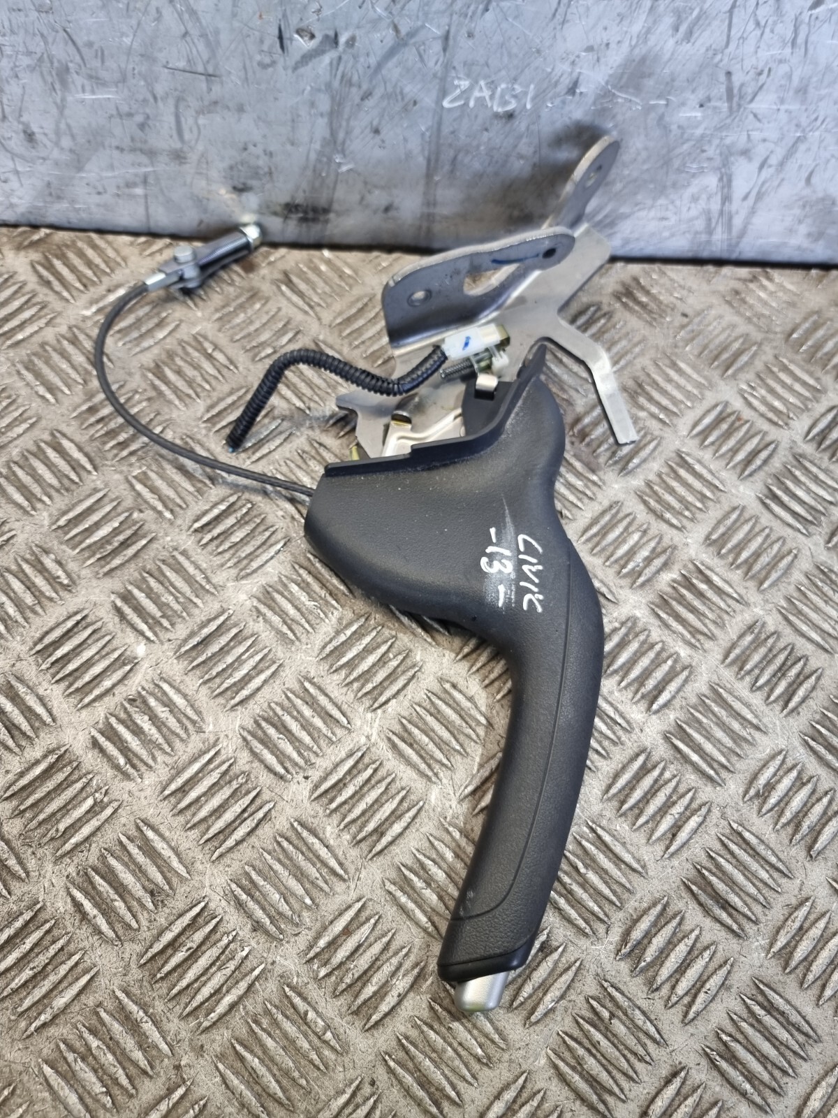 HONDA CIVIC HANDBRAKE LEVER 47105-TV0-E014-M1 1.8L MAN PET HATCHBACK 2013