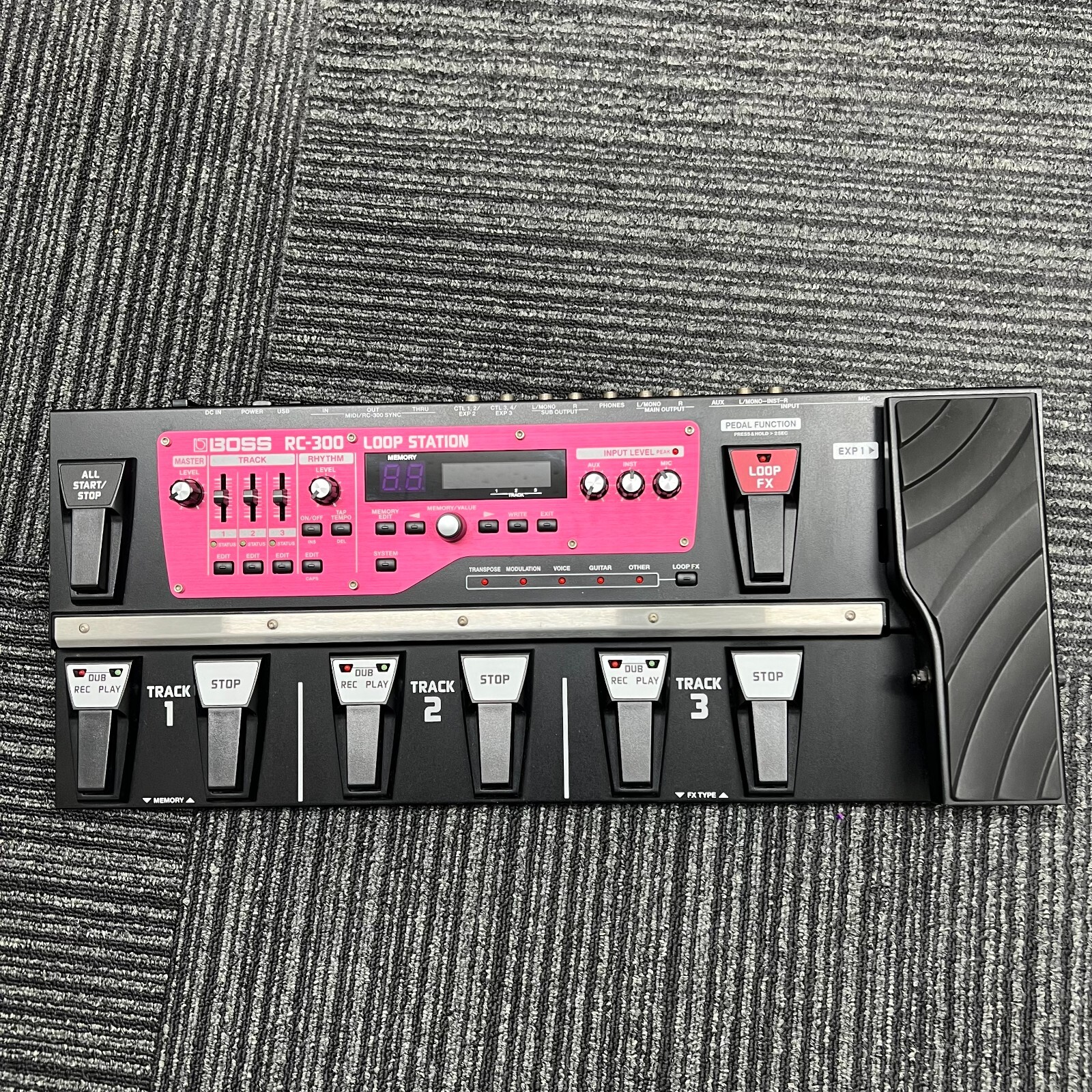 RC-300 Loop Station: Ultimate Looping Effects Processor