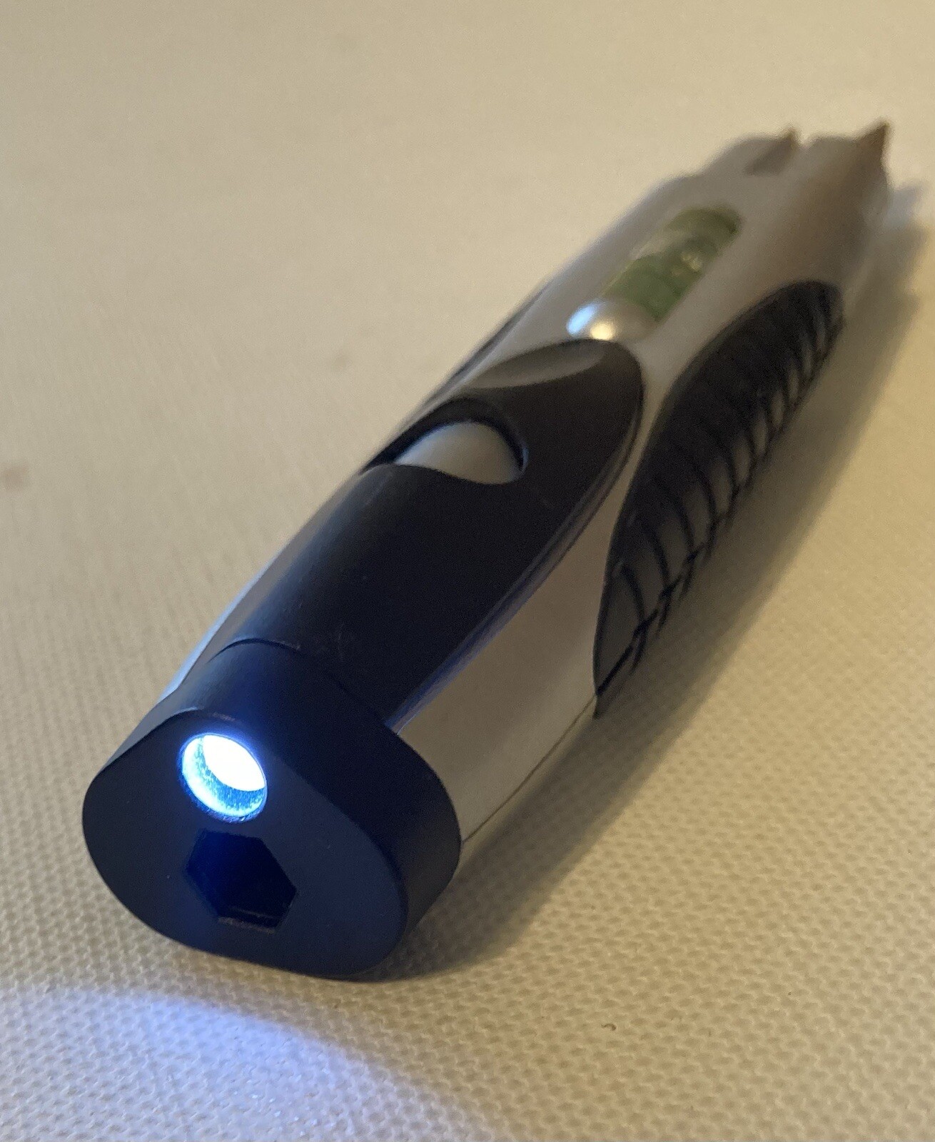 Pocket Multi Tool Dual Screwdriver Flashlight Level Pocket Clip 5.5" Length Used
