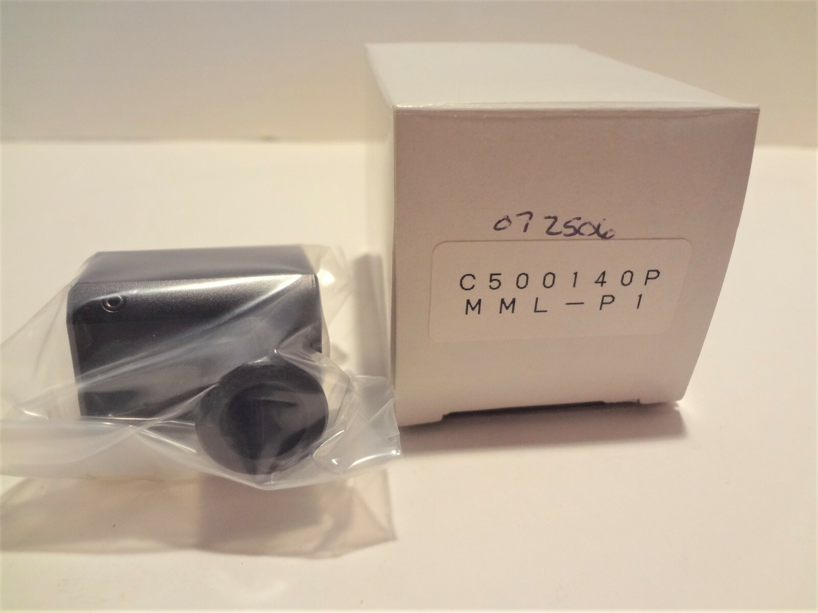 MORITEX P/N MML-P1 RIGHT ANGLE 90 DEG PRISM  **NEW**