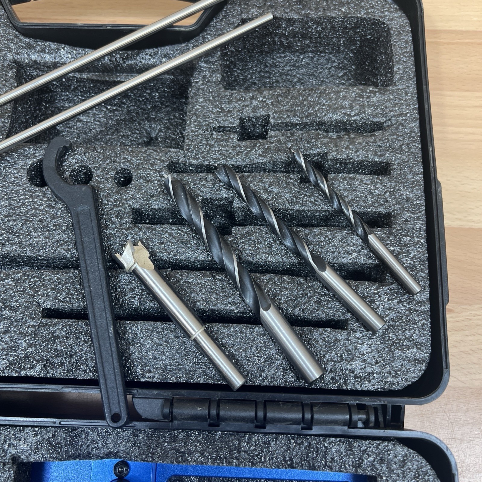 Adjustable Doweling Jig Kit with 5 Drill Sleeves for Precise Woodworking
