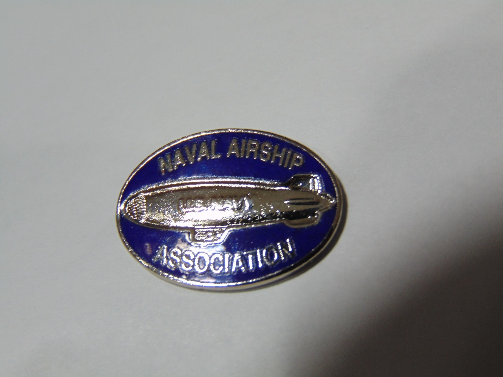 US NAVY NAVAL AIRSHIP ASSOCIATION PIN TIE TACK BLIMP ZEPPELIN COMMEMORATIVES