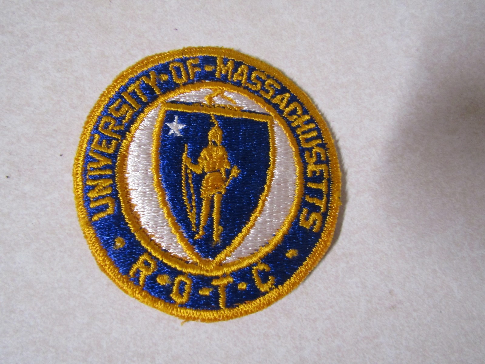 MILITARY PATCH UNIVERSITY OF MASSACHUSETTS ROTC