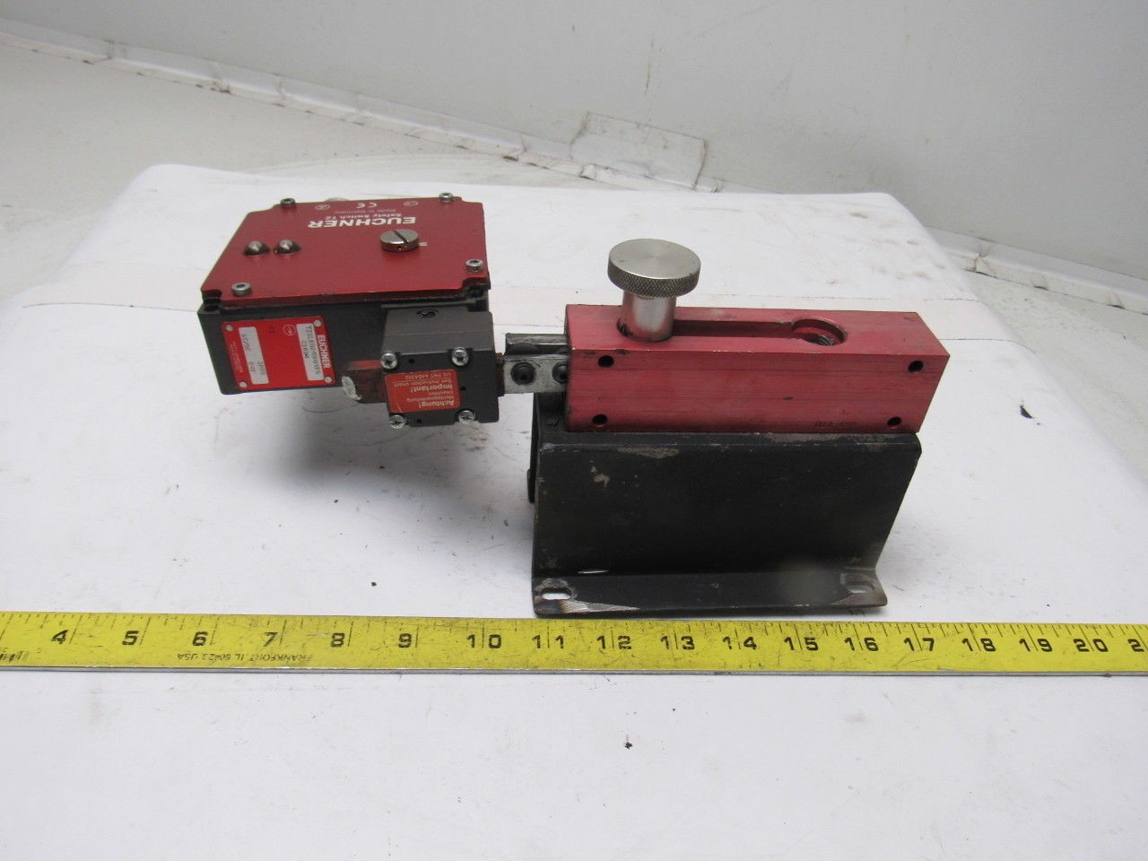 Euchner TZ1LE024BHAVFG Mechanical Release Safety Switch W/Actuator