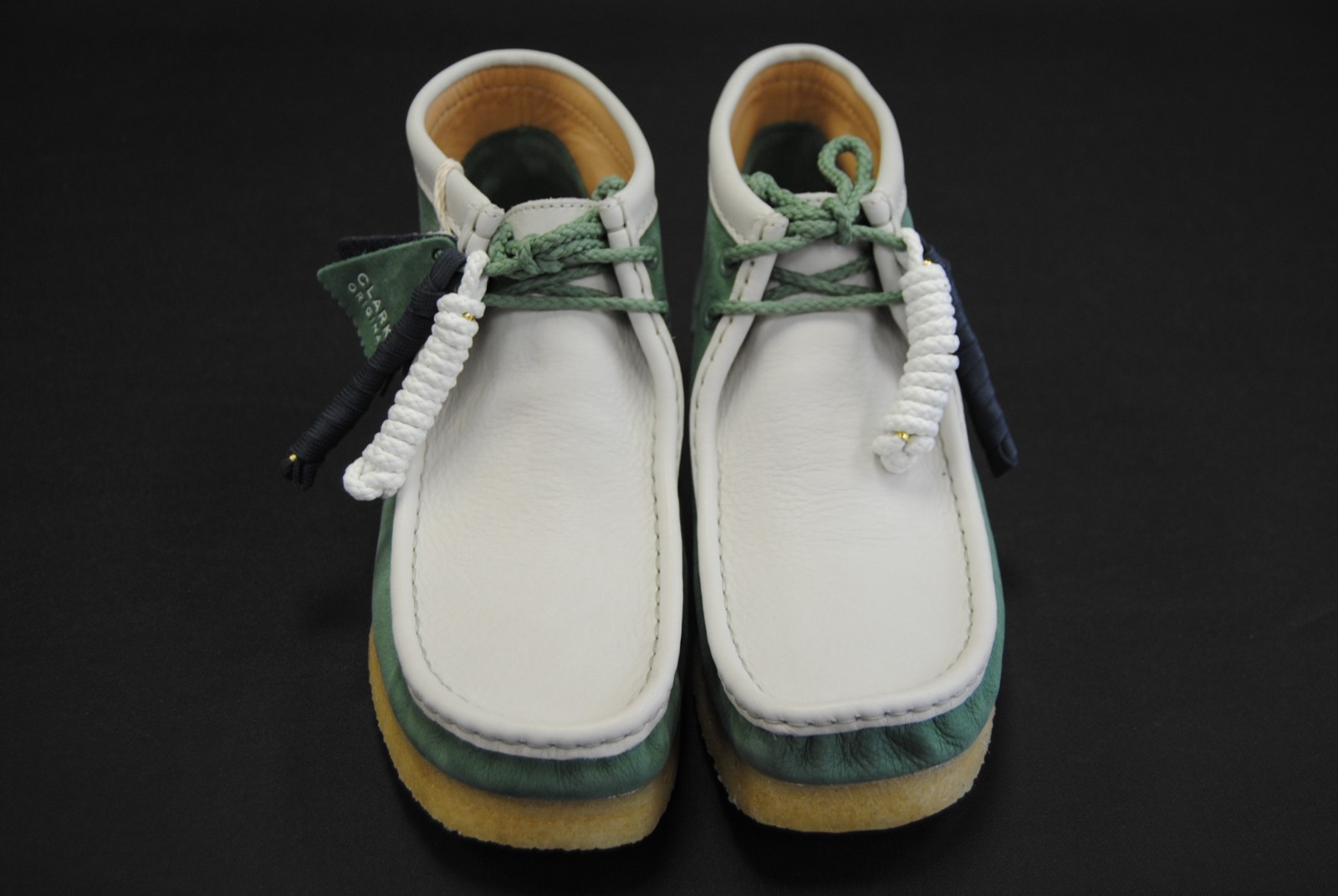 [26165078] NEW MEN'S CLARKS WALLABEE BOOTS VARSITY PACK VCY GREEN NUBUCK CL76
